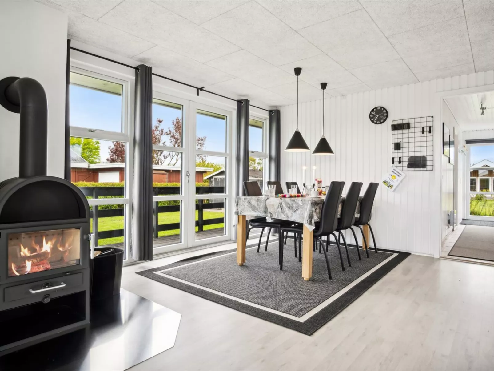 "Elvina" - 200m from the sea-Binnen