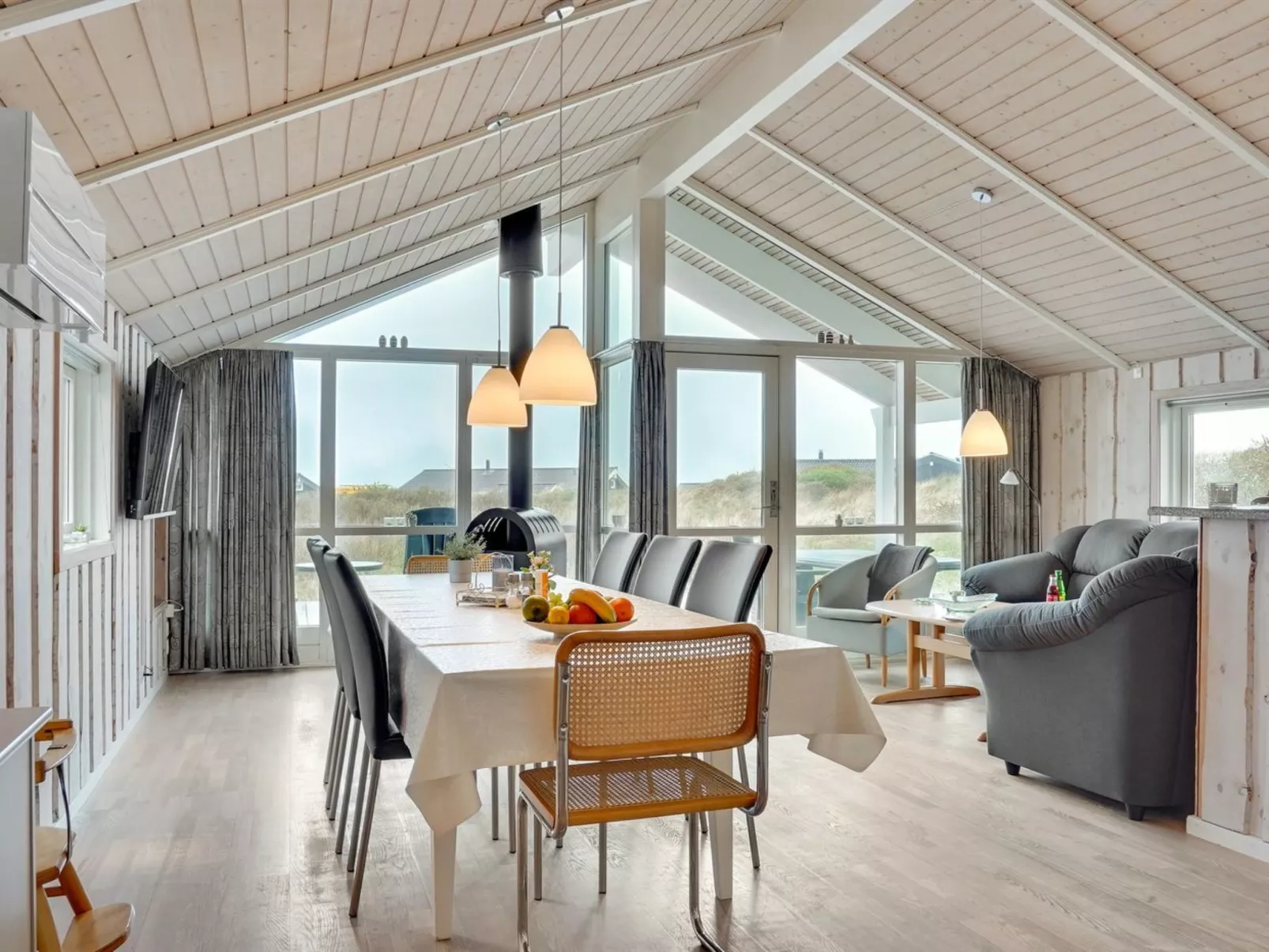 "Patrick" - 300m from the sea-Binnen