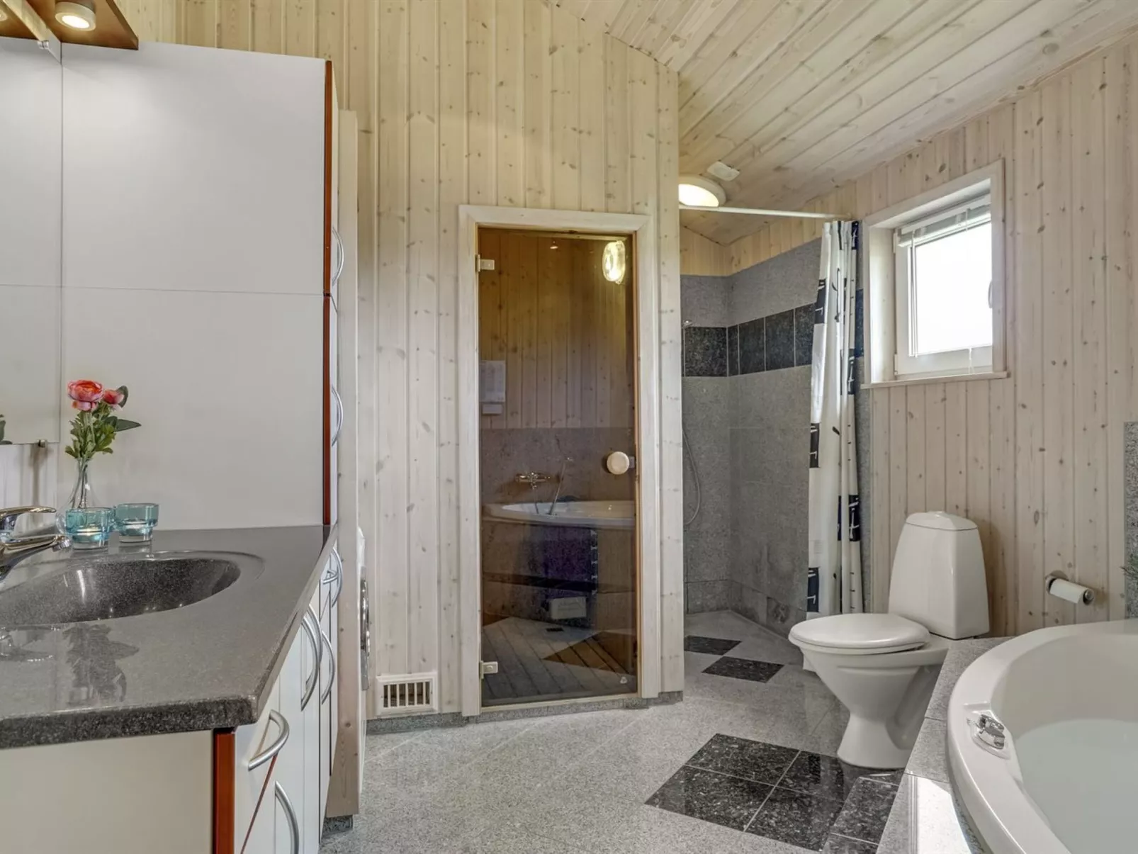 "Emppu" - 400m from the sea-Binnen