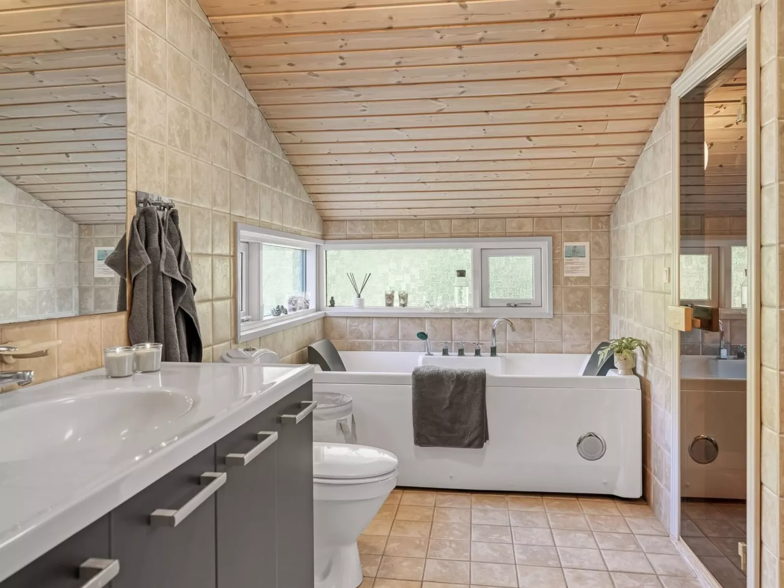 "Barne" - 4km from the sea-Binnen