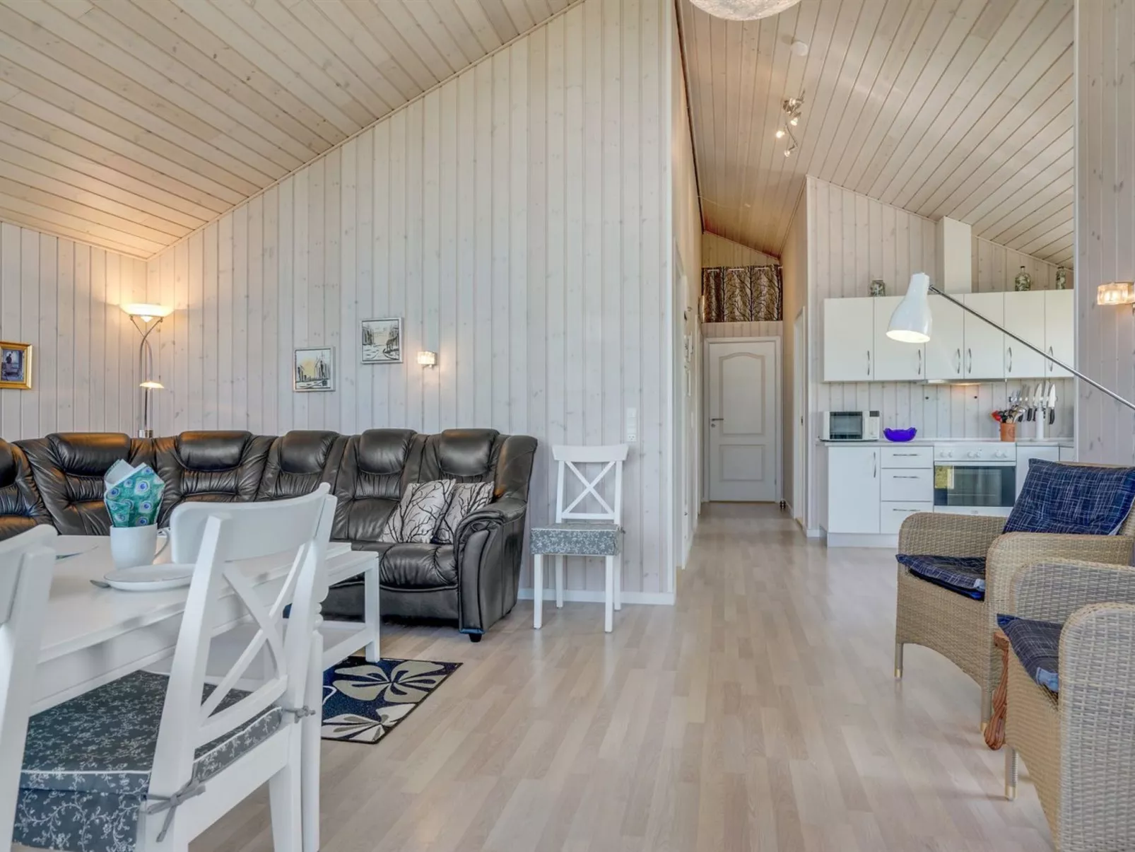 "Hubert" - 150m from the sea-Binnen