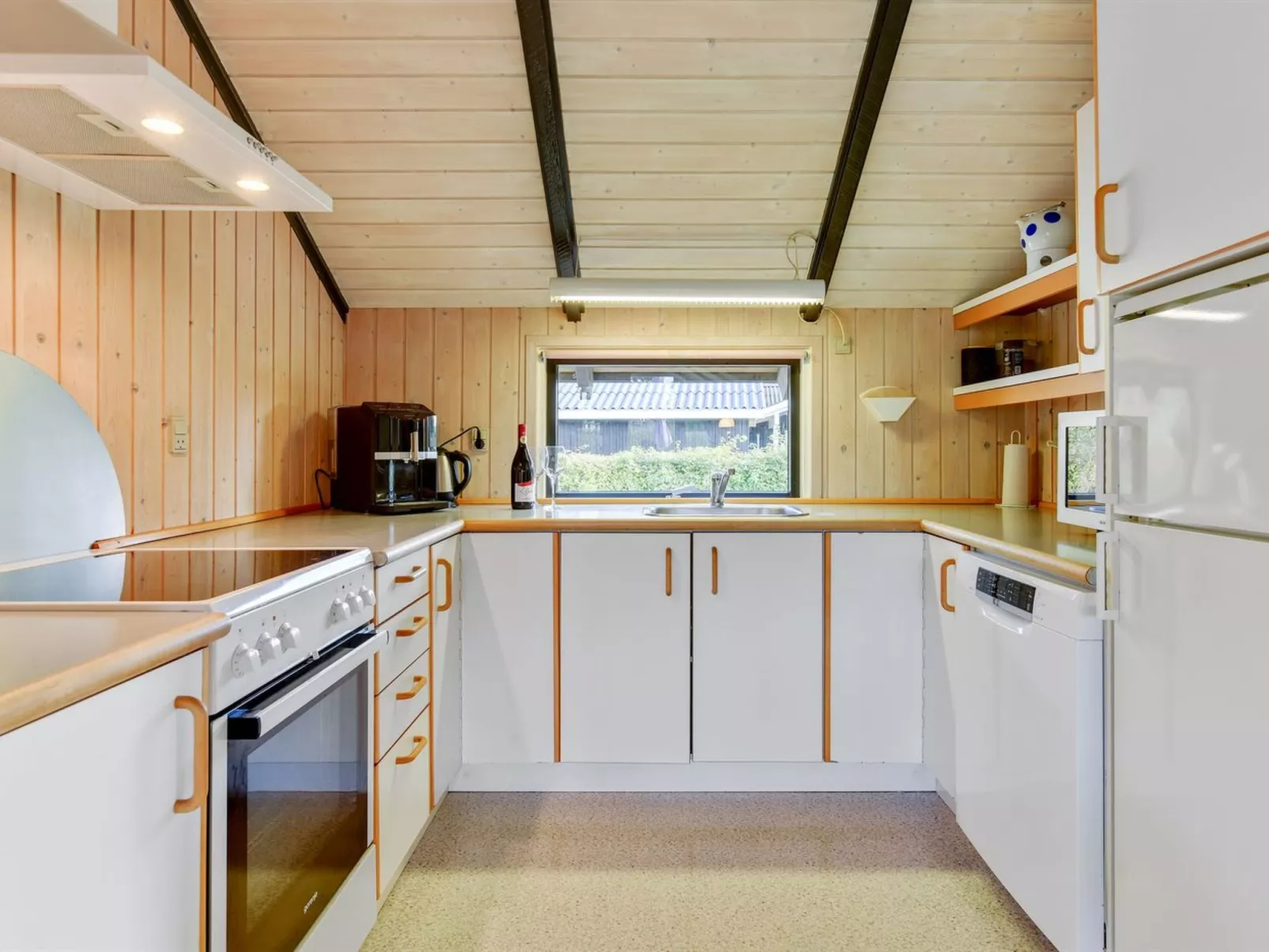 "Joona" - 600m from the sea-Binnen