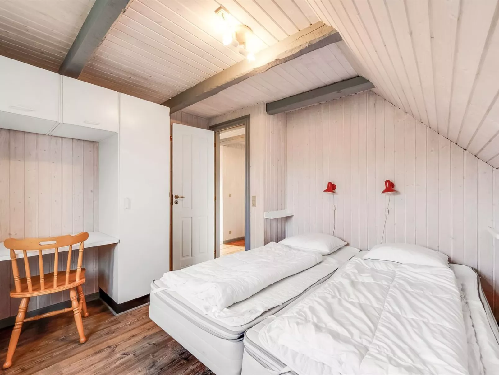 "Vangja" - 700m to the fjord-Binnen