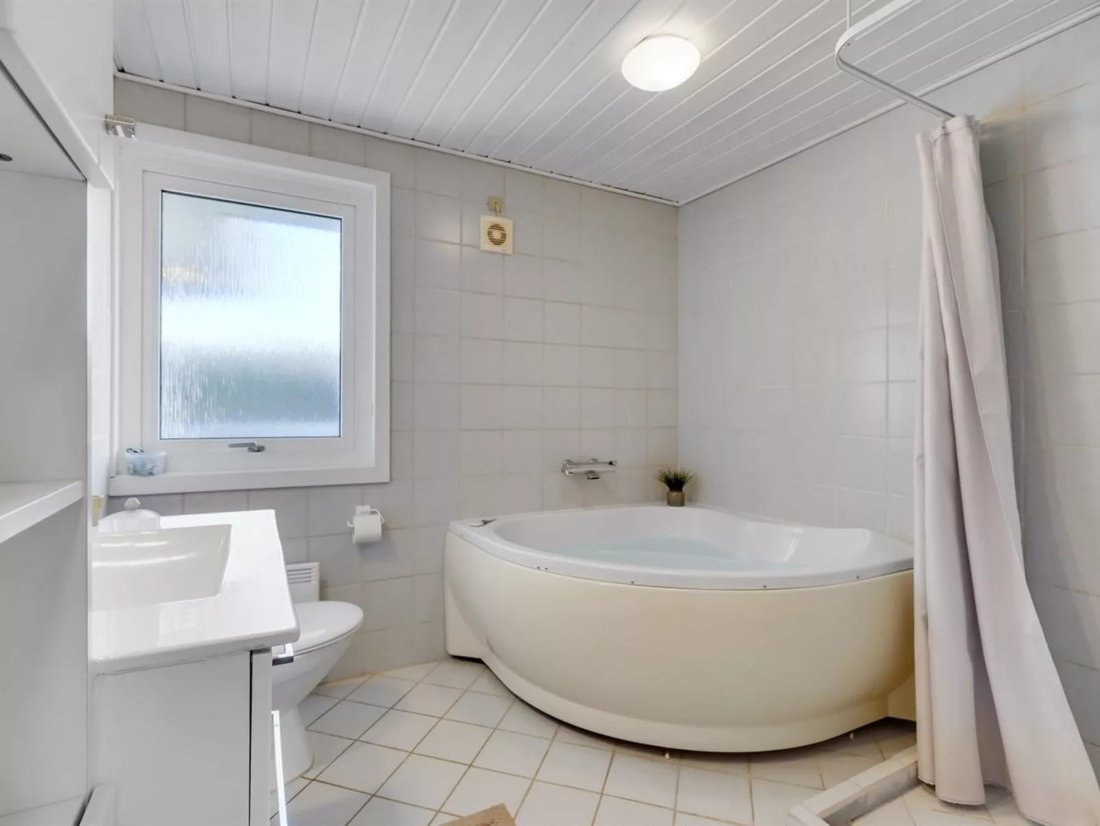 "Ozeana" -  from the sea-Binnen