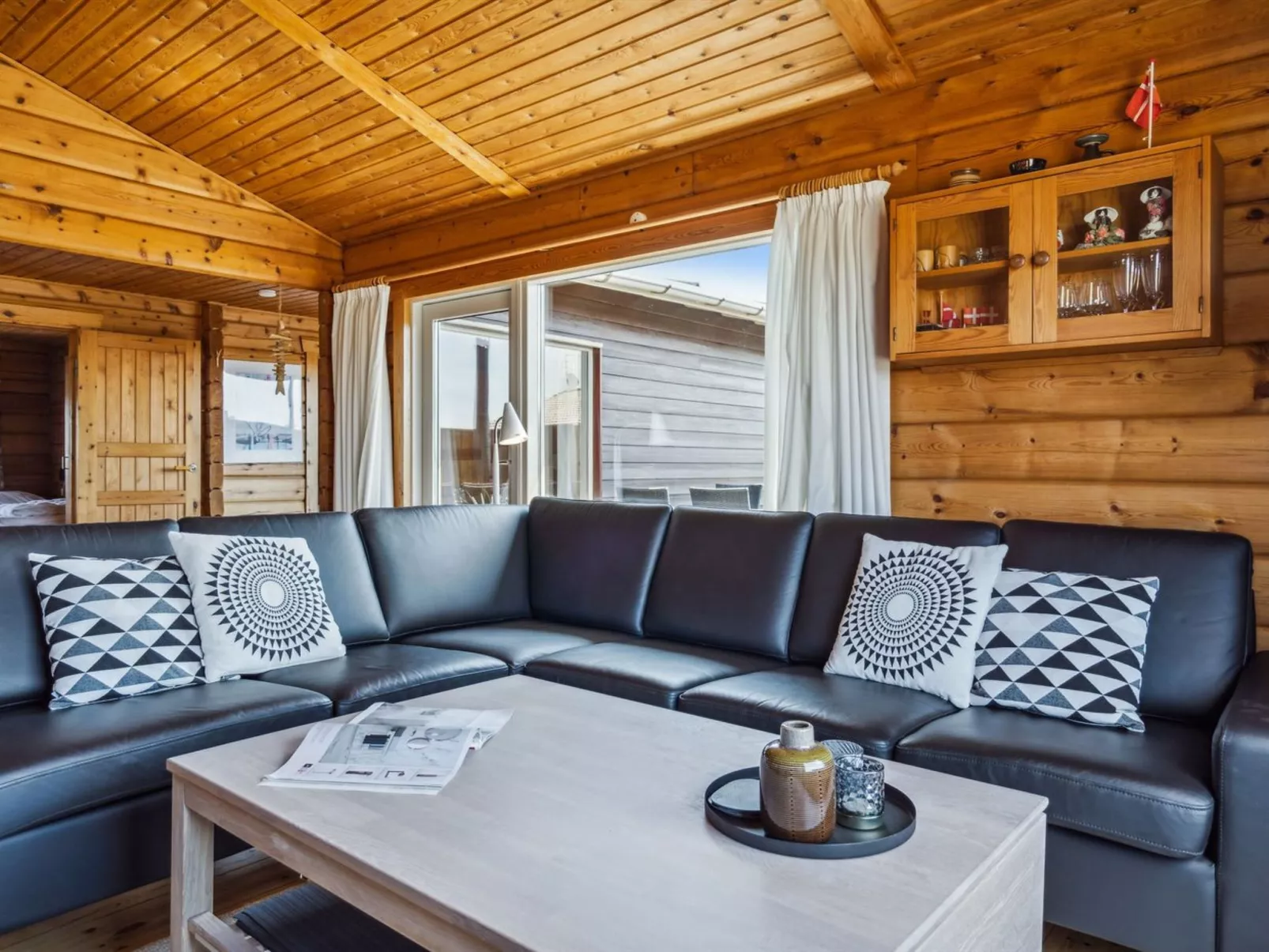 "Evelin" -  from the sea-Binnen