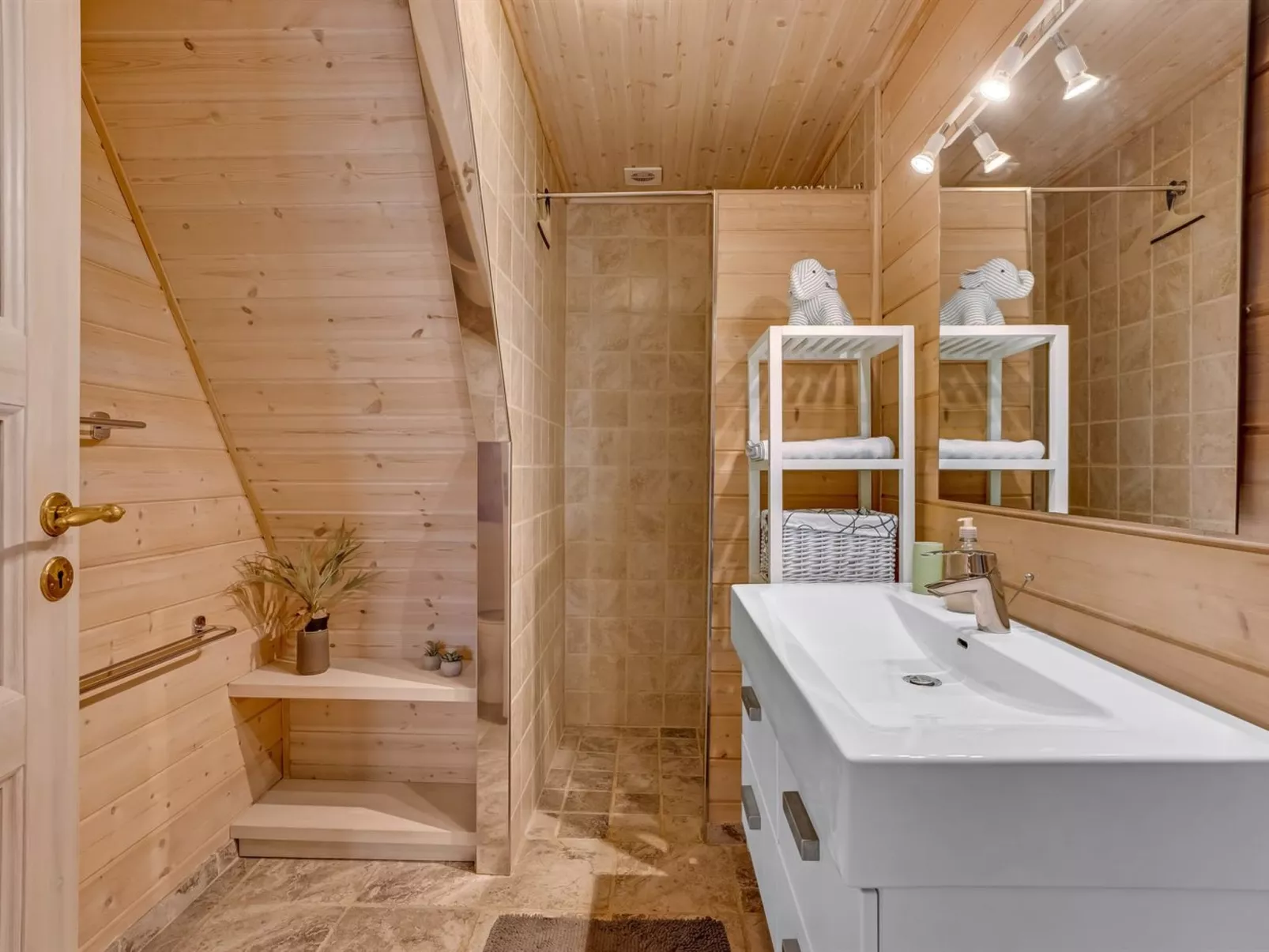 "Zişan" - 1.1km from the sea-Binnen