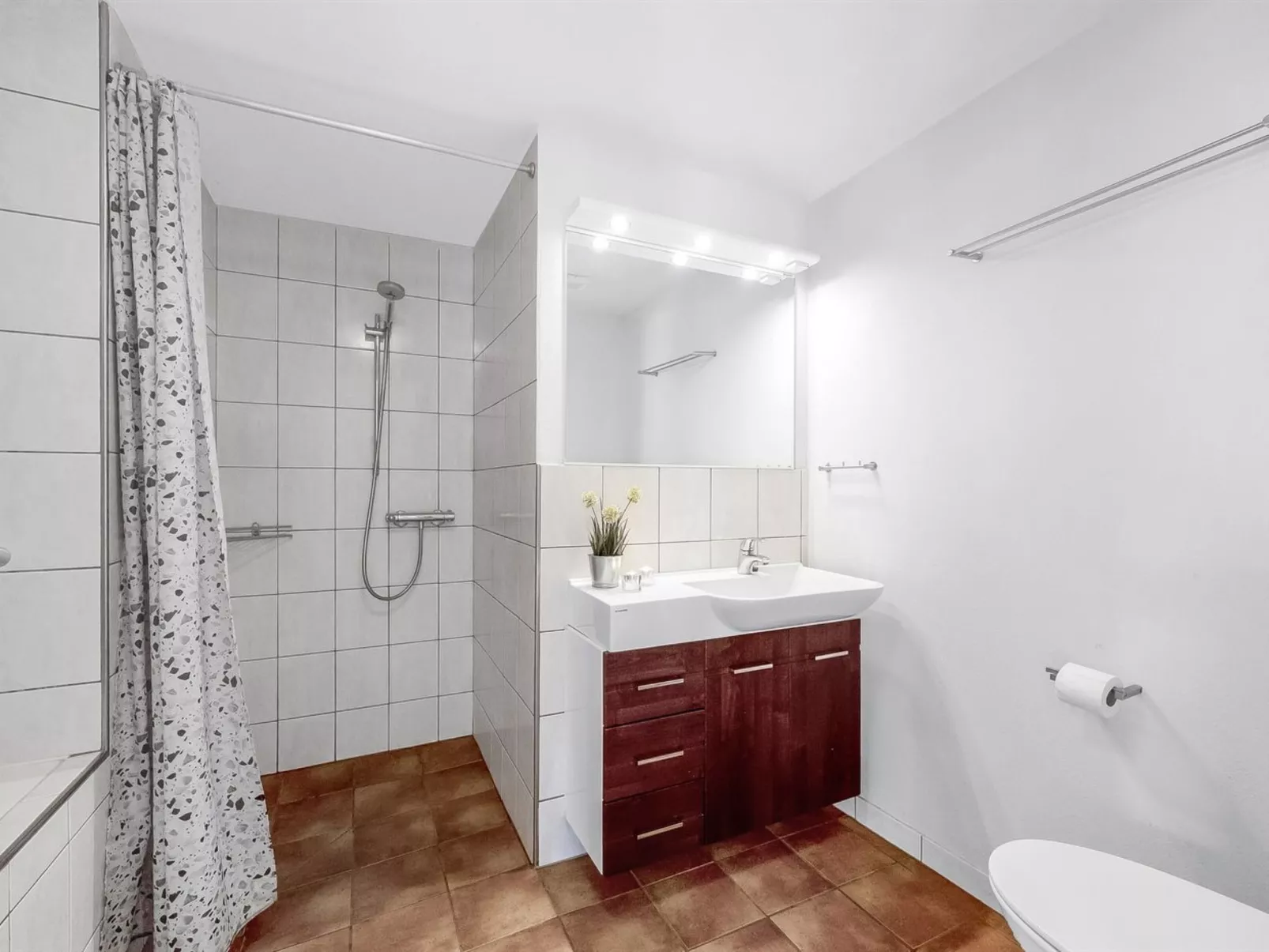 "Heming" - 100m from the sea-Binnen