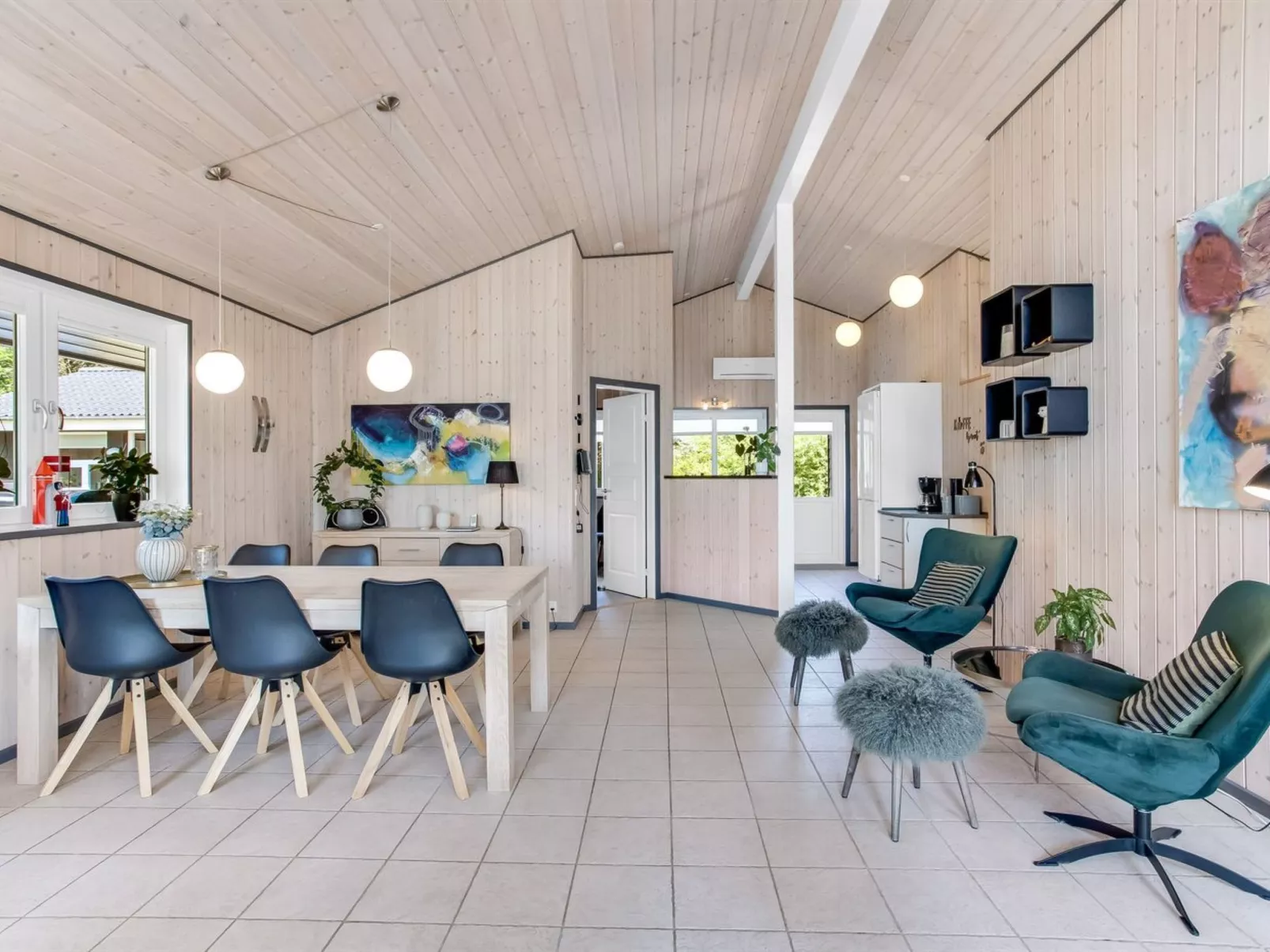 "Gylla" - 12km from the sea-Binnen