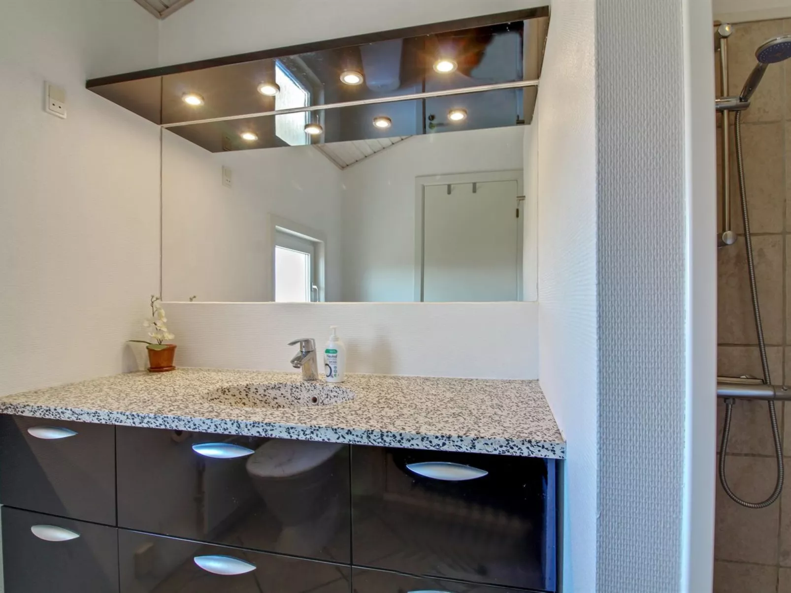 "Falka" - 800m from the sea-Binnen