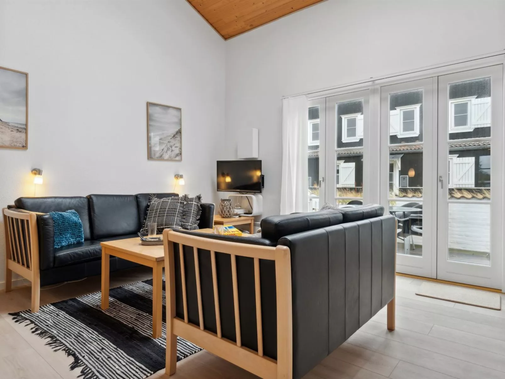 "Dineke" - 200m to the fjord-Binnen