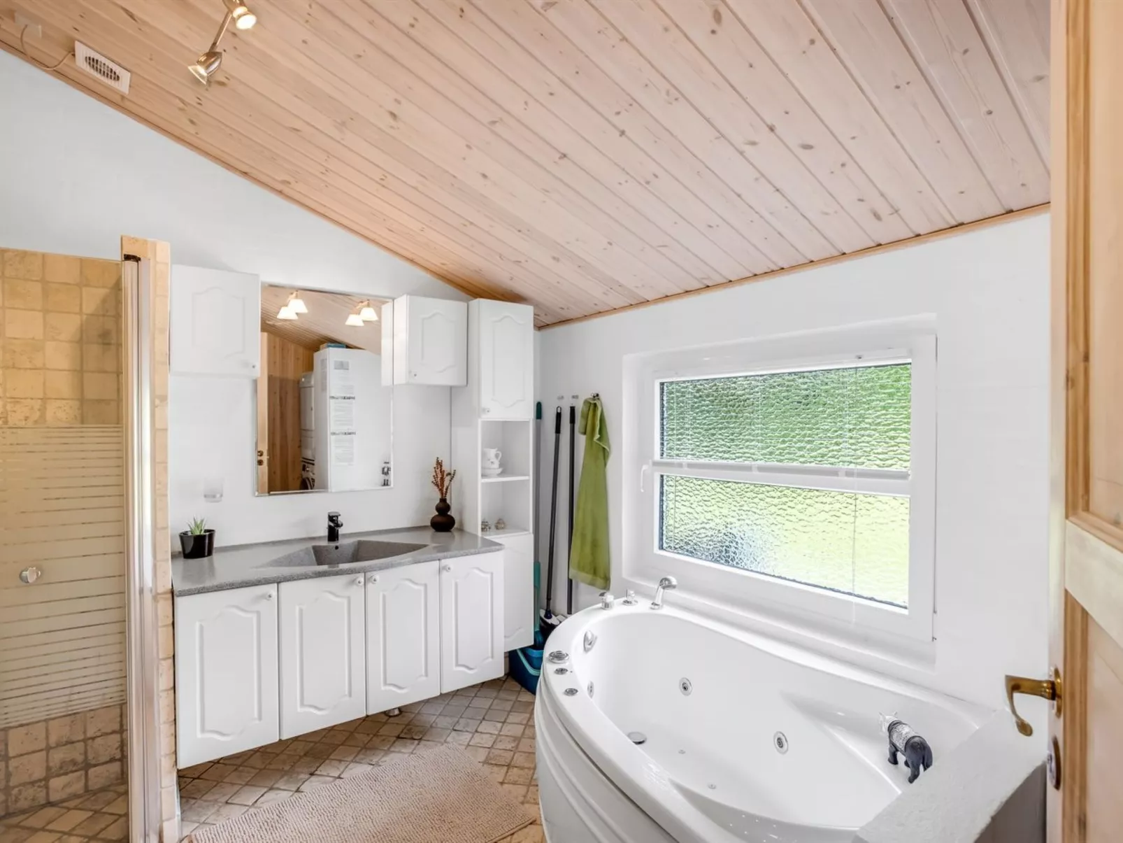 "Akima" - 700m from the sea-Binnen