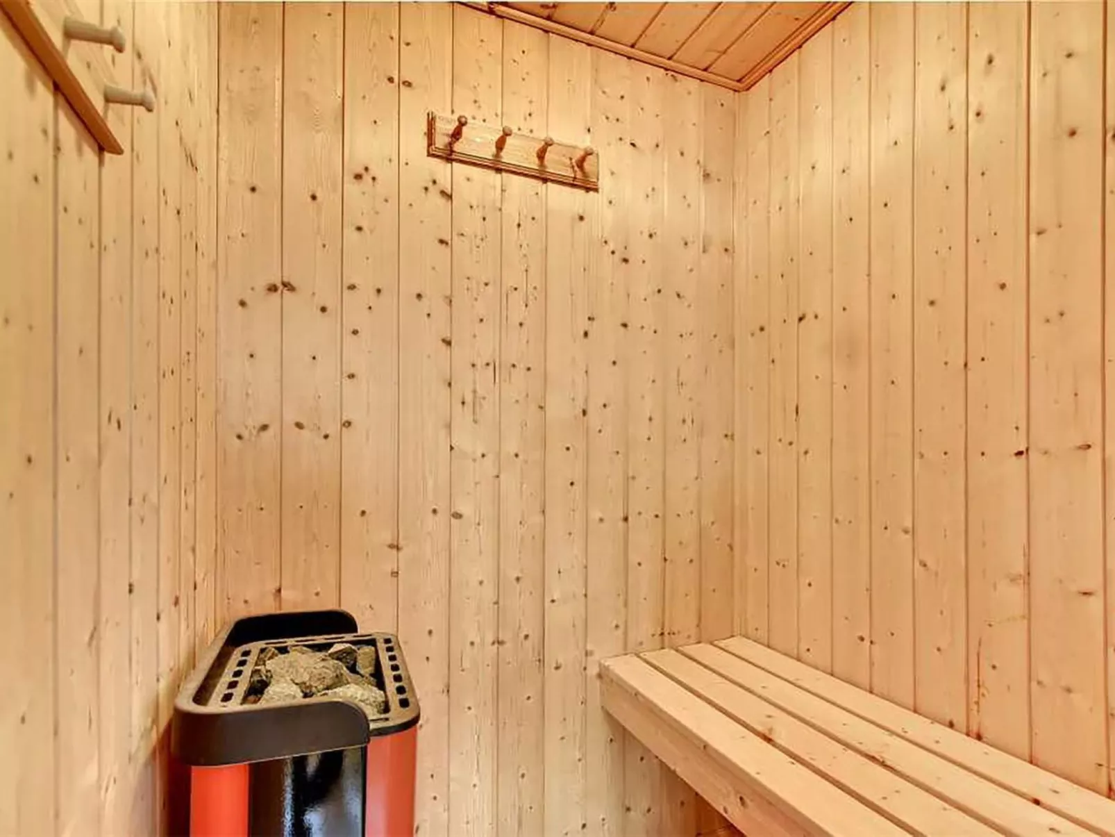 "Guthir" - 1.2km from the sea-Binnen