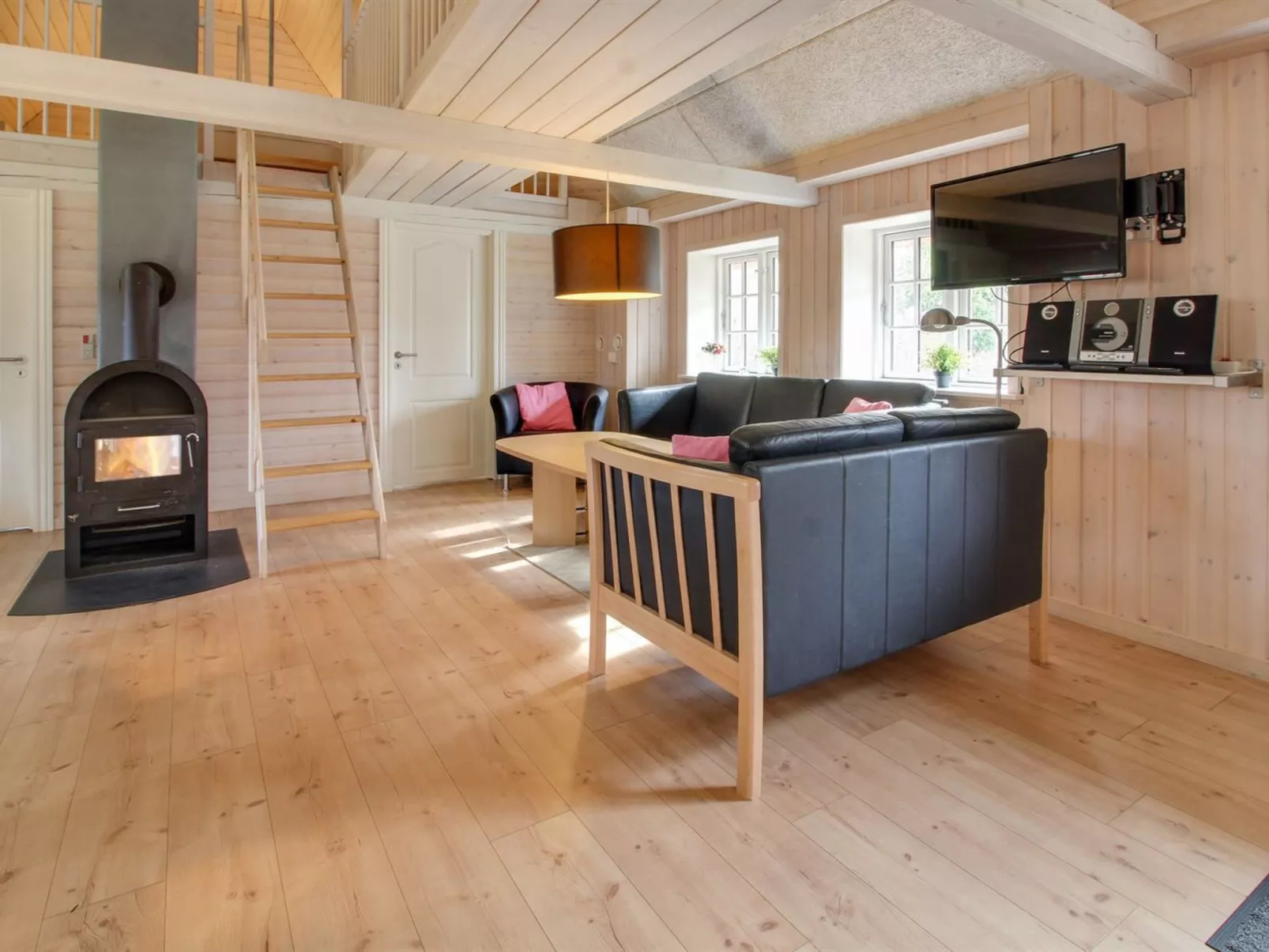 "Gudmund" - 3.9km from the sea-Binnen