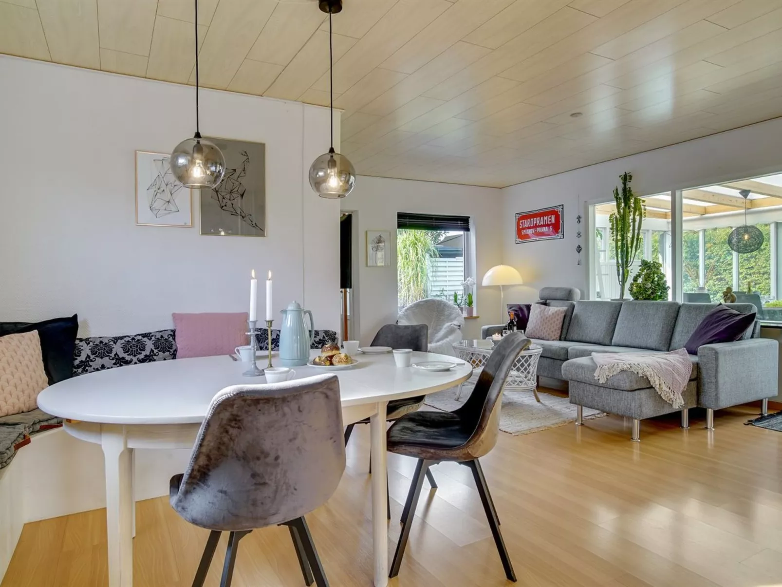 "Hattie" - 100m from the sea-Binnen