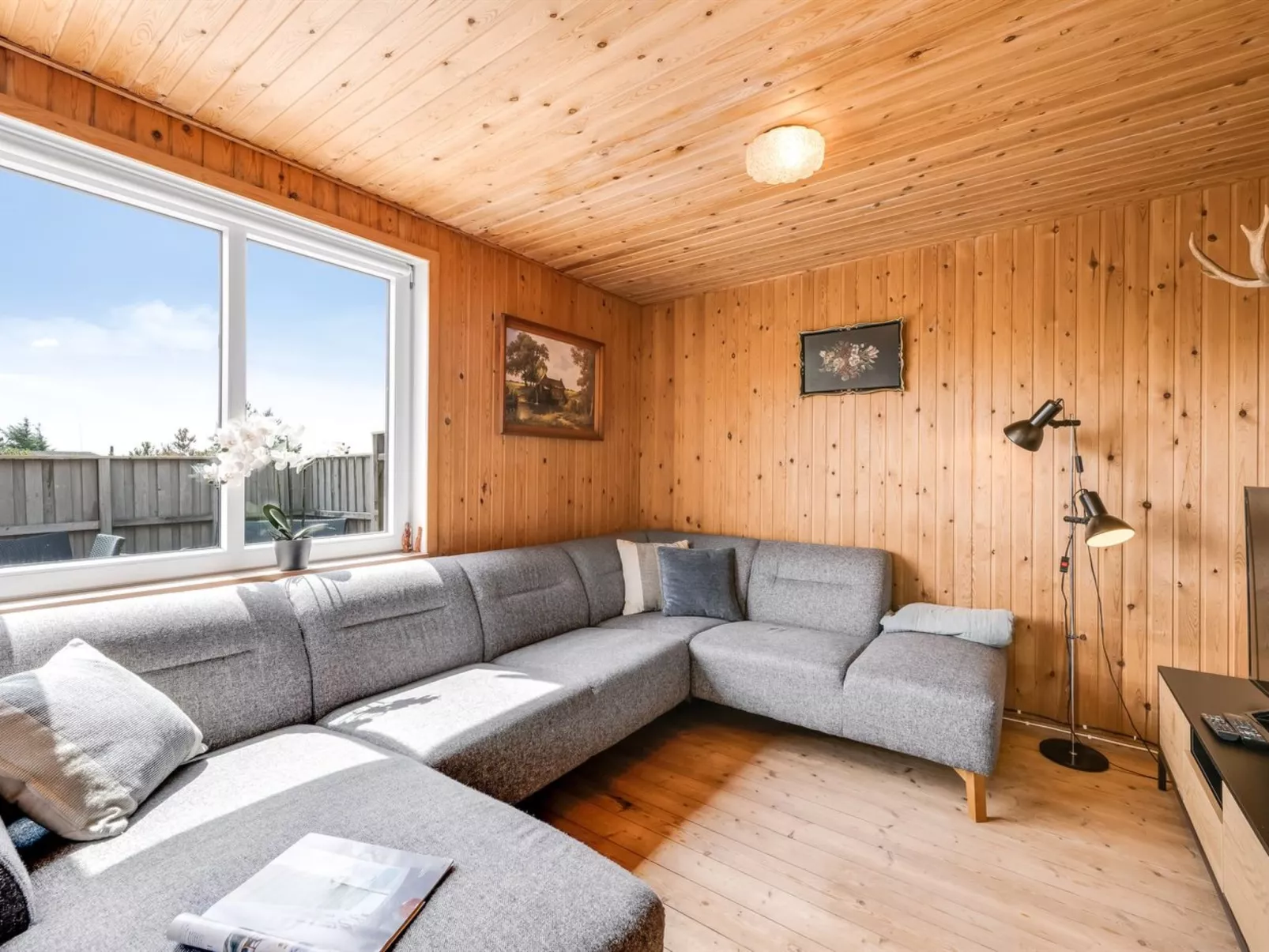 "Dina" - 200m to the fjord-Binnen