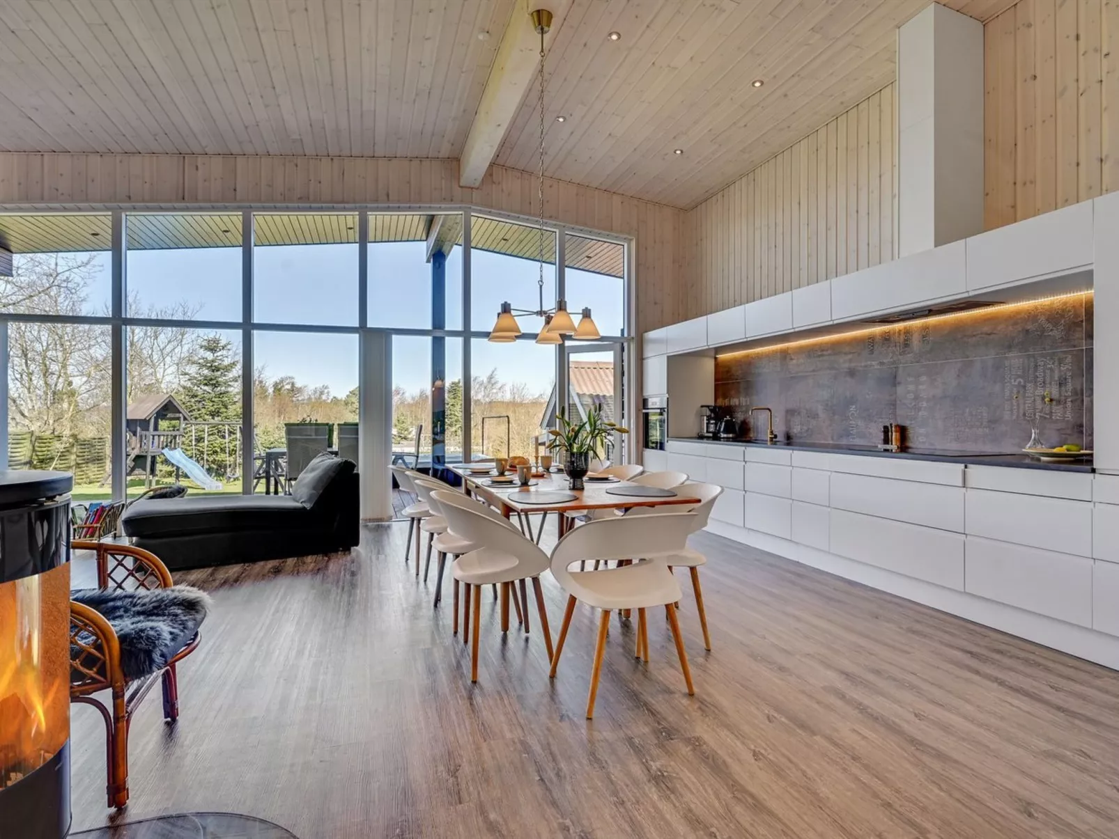 "Ylvi" - 250m from the sea-Binnen