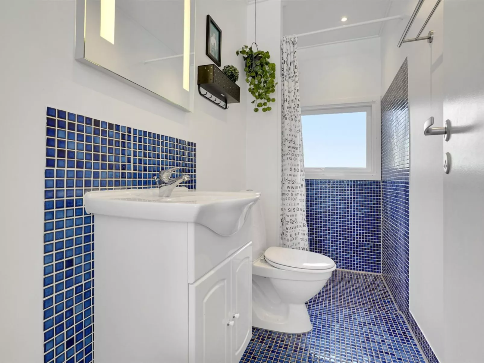 "Elisabeta" - 28km from the sea-Binnen