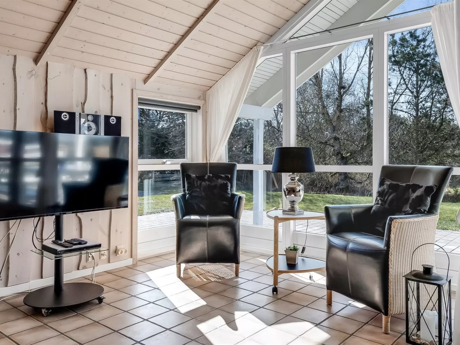 "Tovi" - 4km from the sea-Binnen