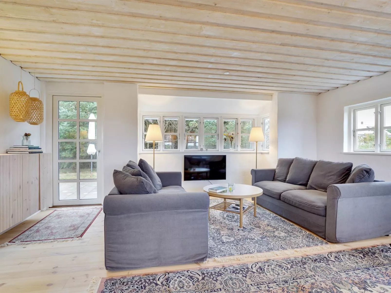 "Meindor" - 350m from the sea-Binnen