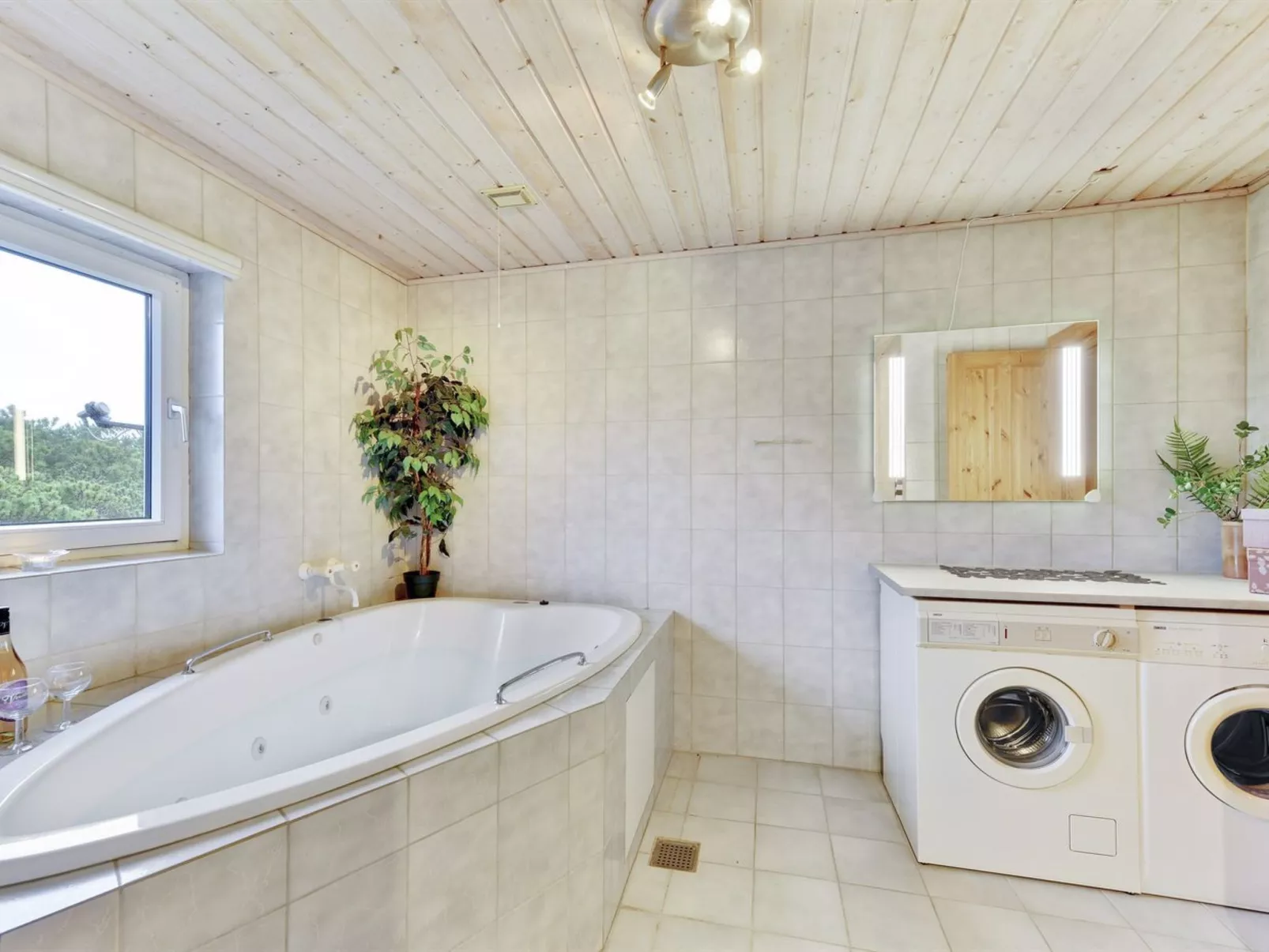 "Anita" - 500m from the sea-Binnen