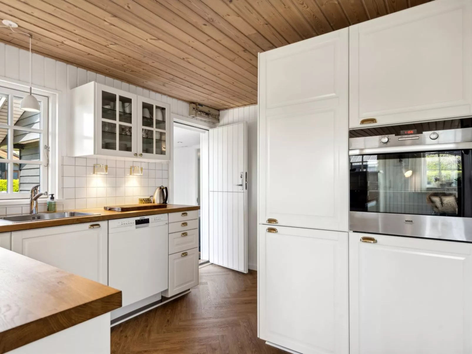 "Ekatarina" - 125m from the sea-Binnen