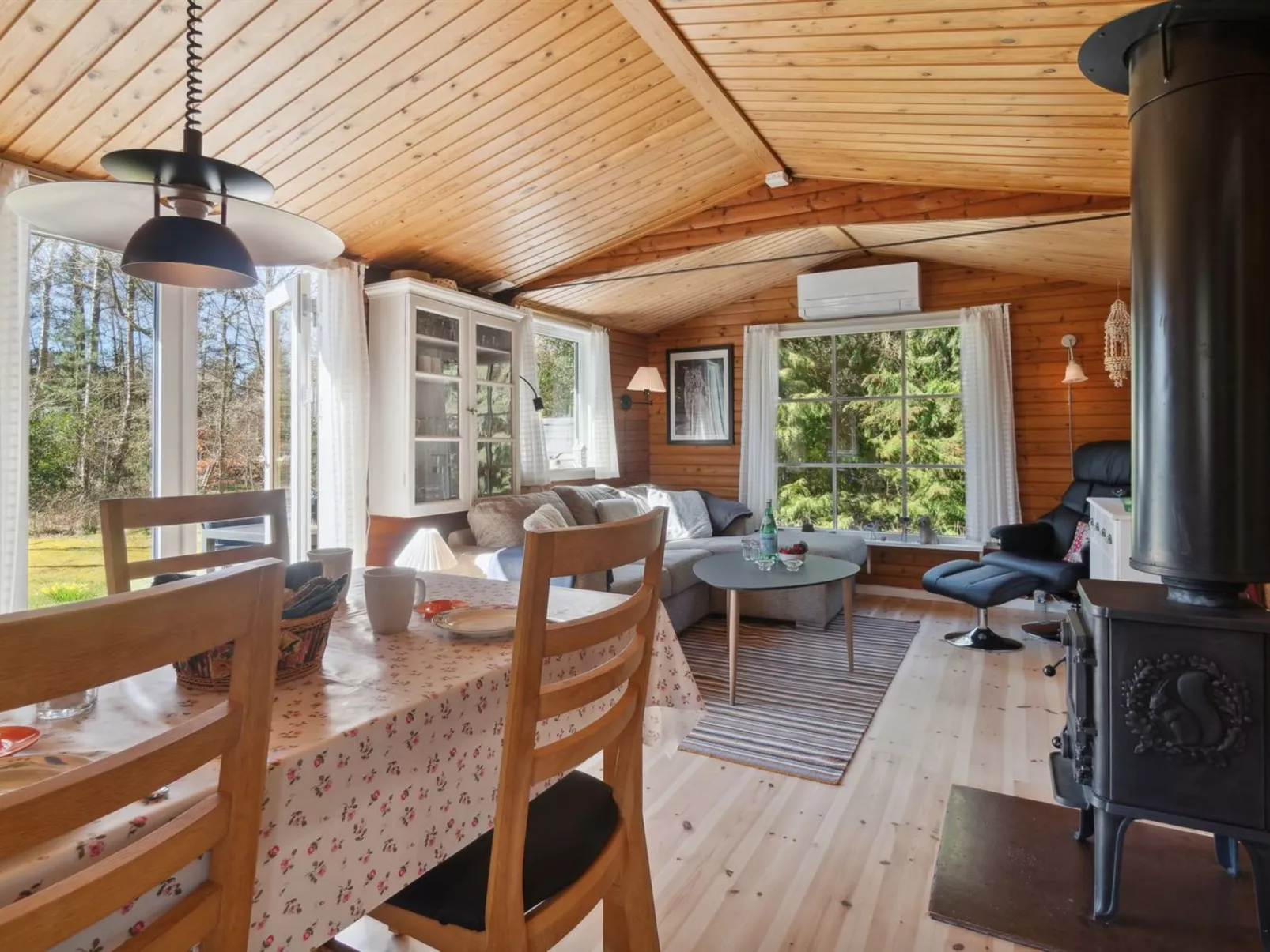 "Heikki" - 700m from the sea-Binnen