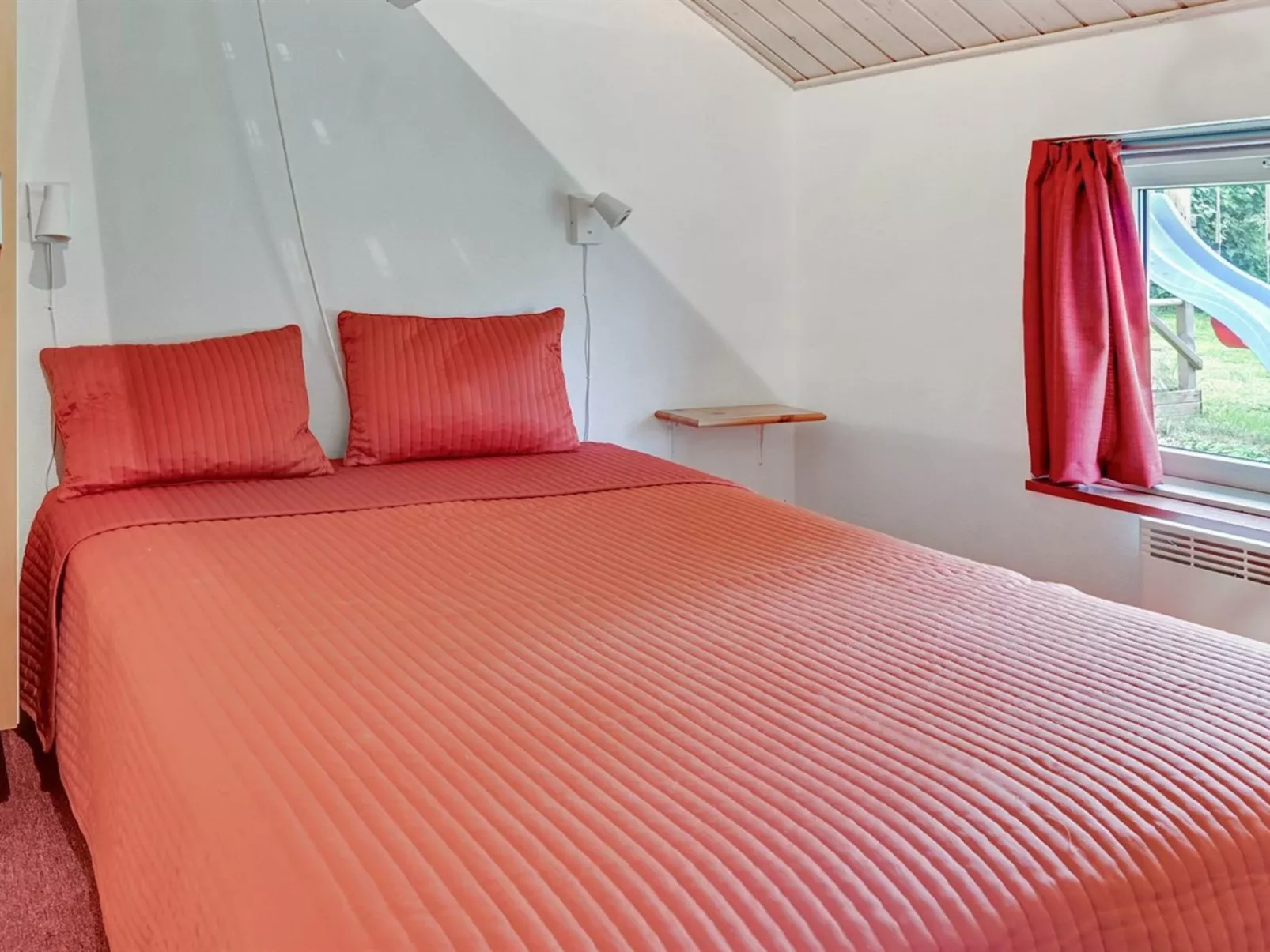 "Emly" - 1.1km from the sea-Binnen