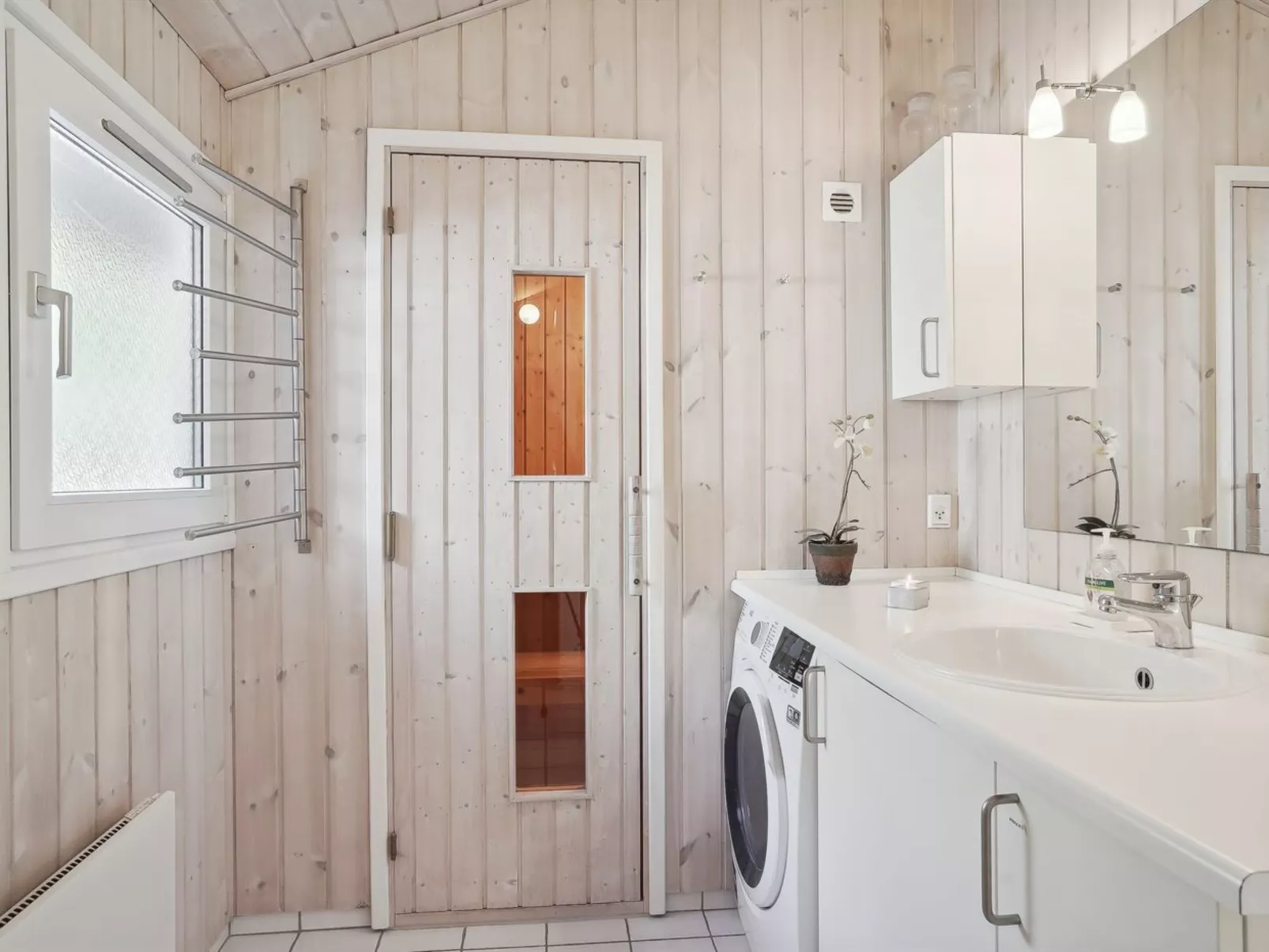 "Ilka" - 375m from the sea-Binnen