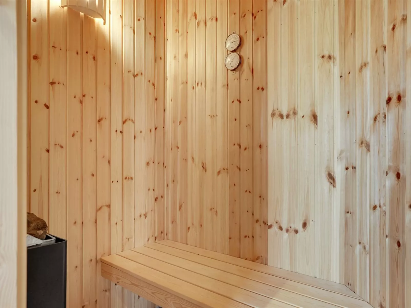 "Swavi" -  from the sea-Binnen