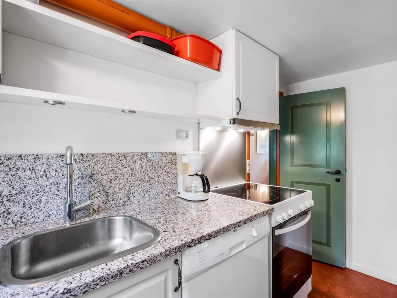 "Thoren" - 2km from the sea-Binnen