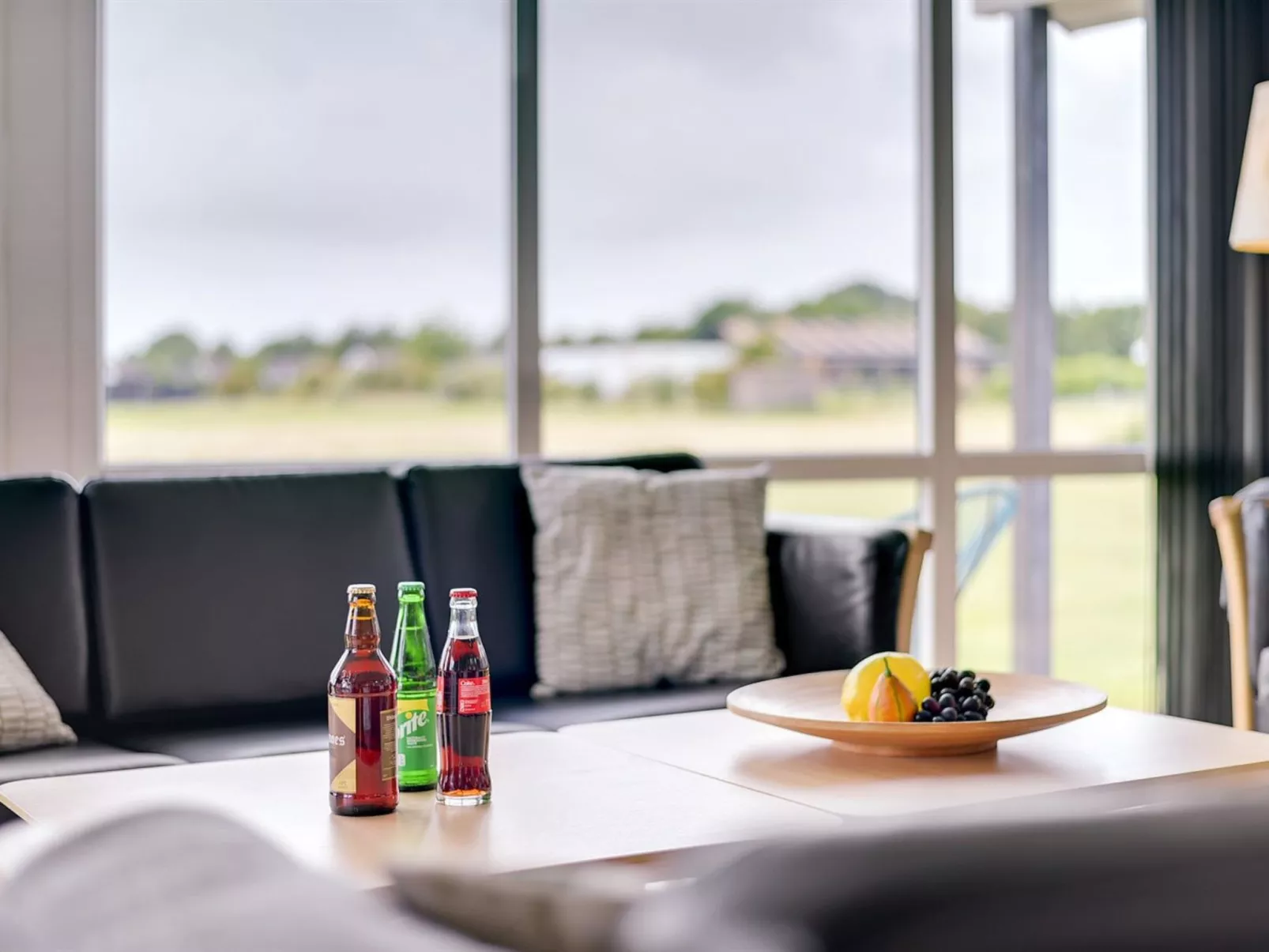 "Finja" - 500m from the sea-Binnen