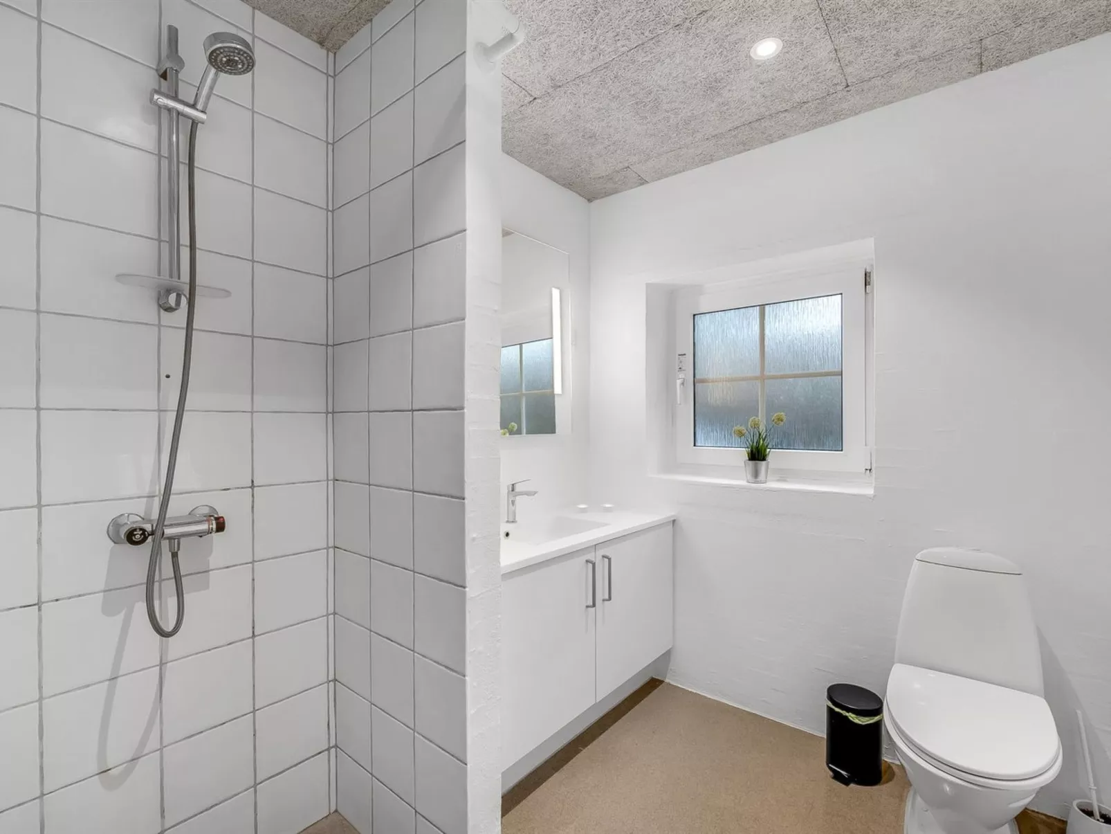 "Thana" - 1.4km from the sea-Binnen