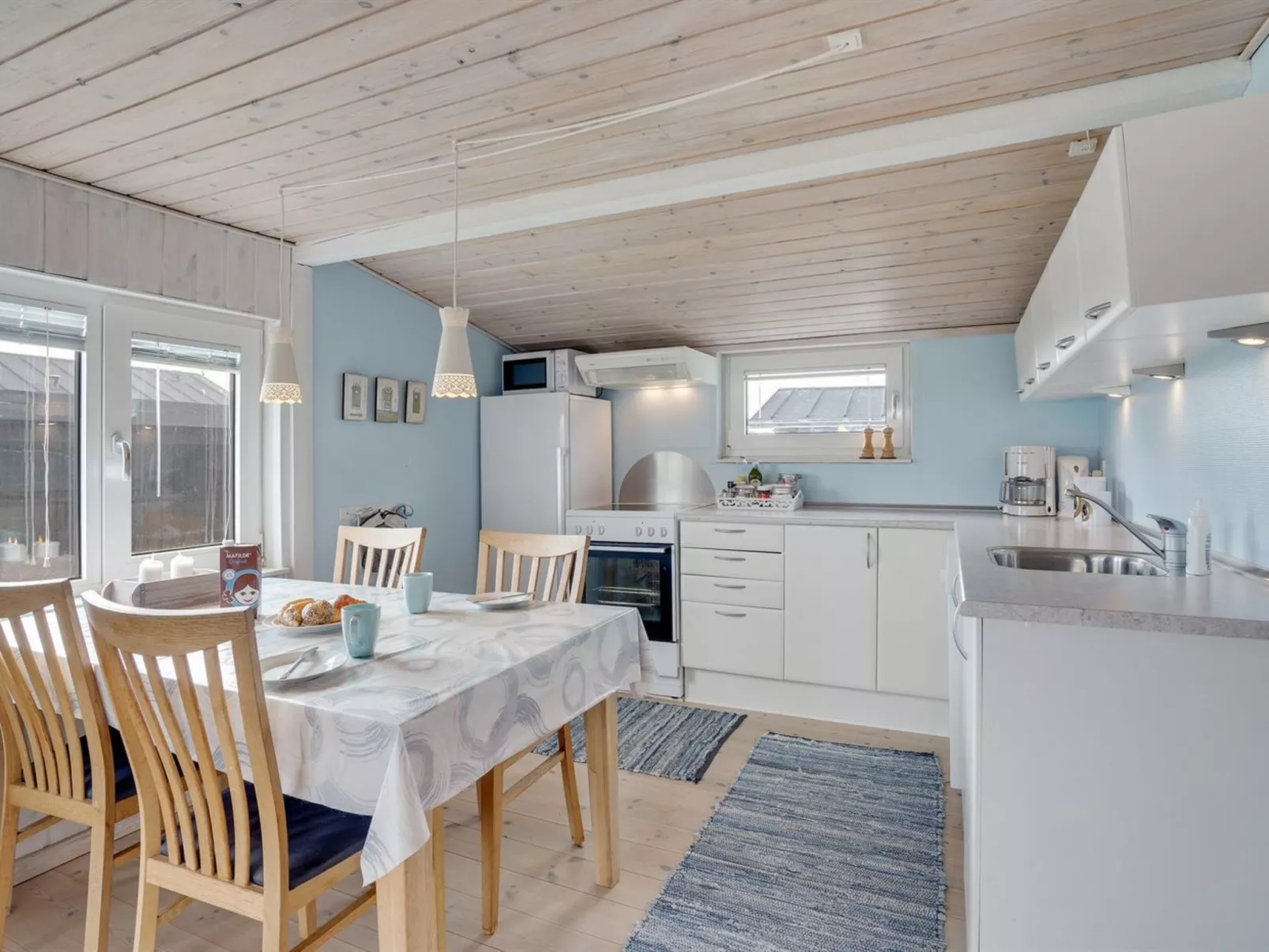 "Aarto" - 250m from the sea-Binnen