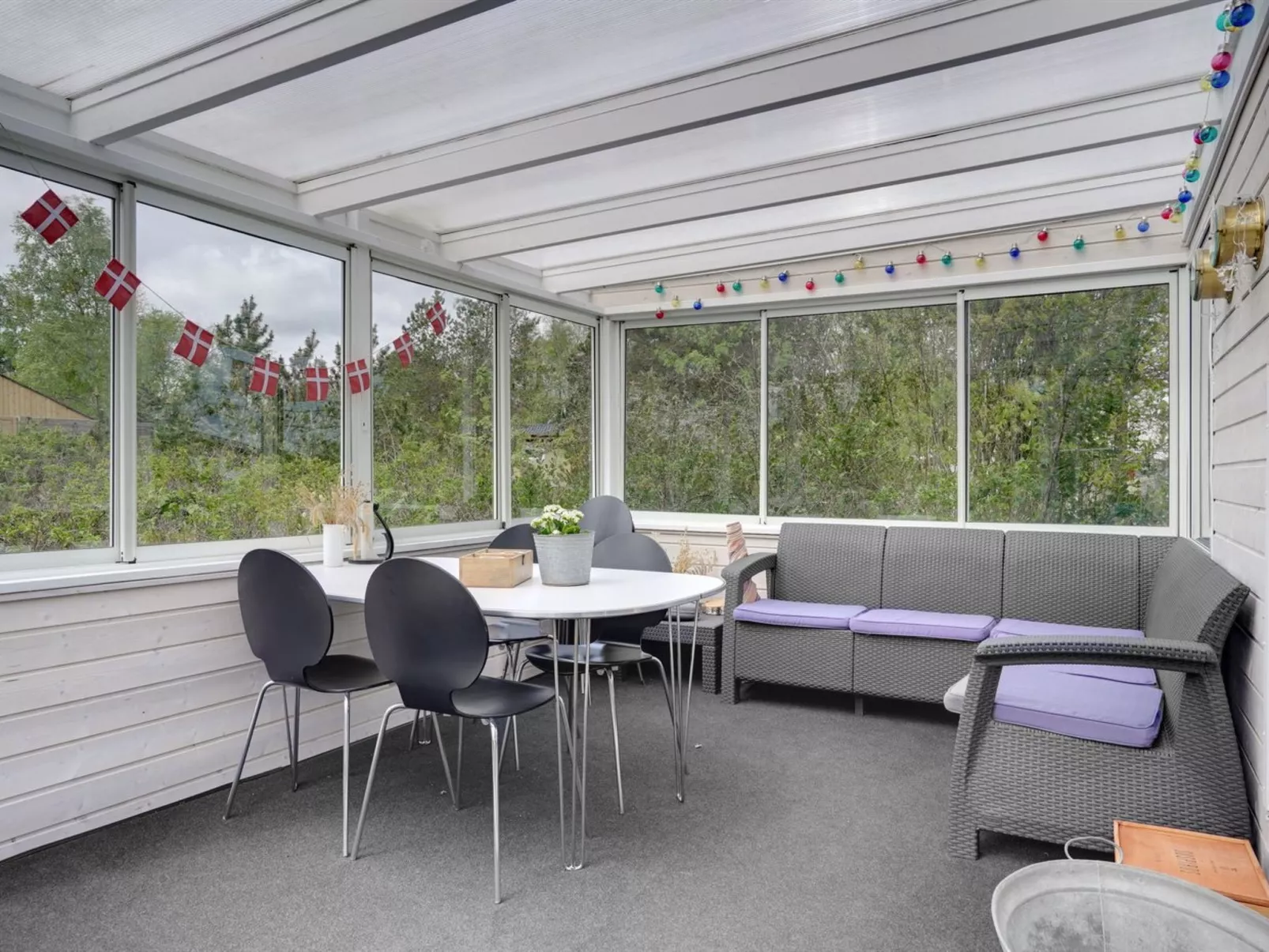 "Vladanka" -  from the sea-Binnen