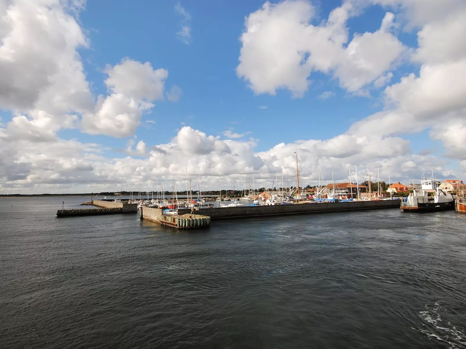 "Eljas" - 200m to the fjord-Buiten