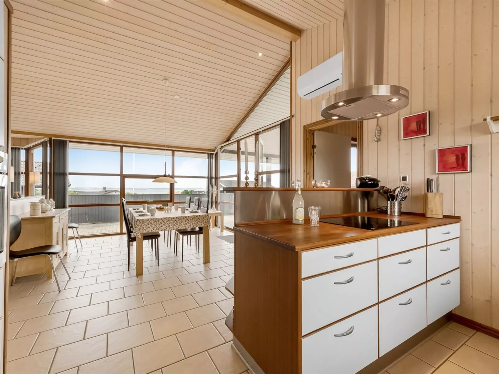 "Malila" - 400m to the fjord-Binnen