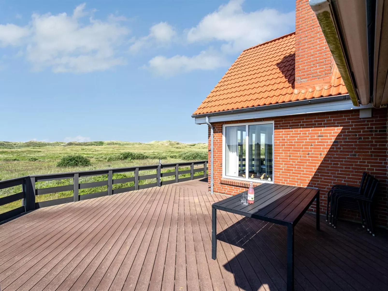 "Helfrida" - 350m from the sea-Buiten