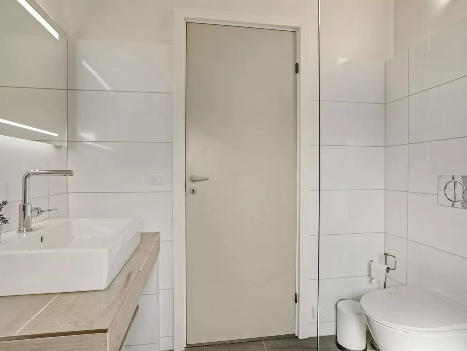 "Folke" - 250m from the sea-Binnen