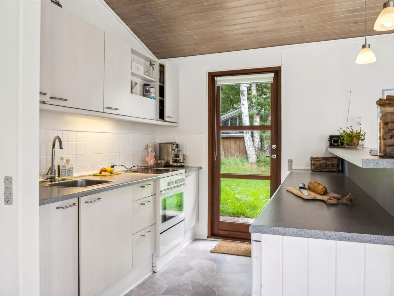 "Morten" - 500m from the sea-Binnen