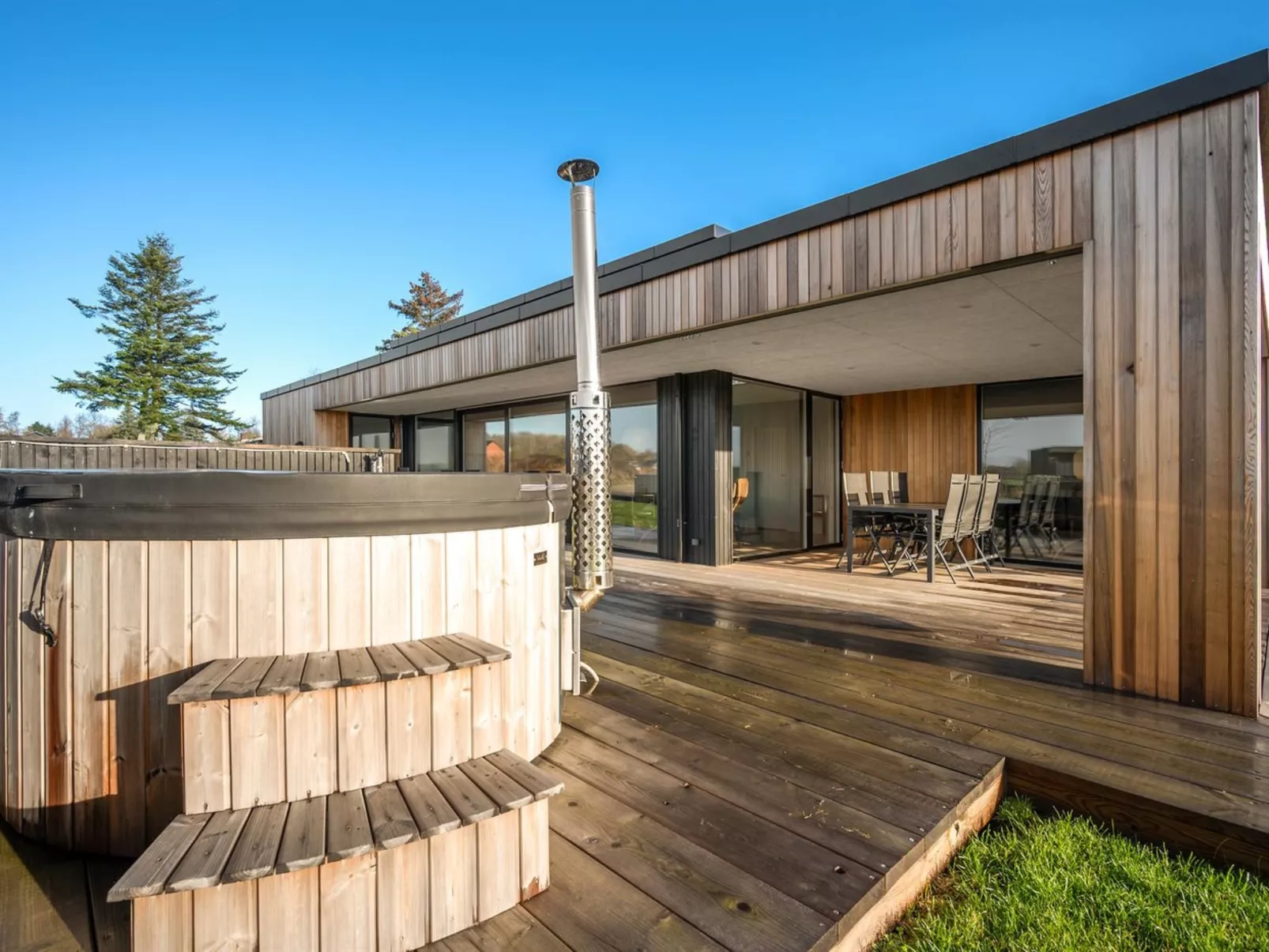 "Malfred" - 500m from the sea-Binnen