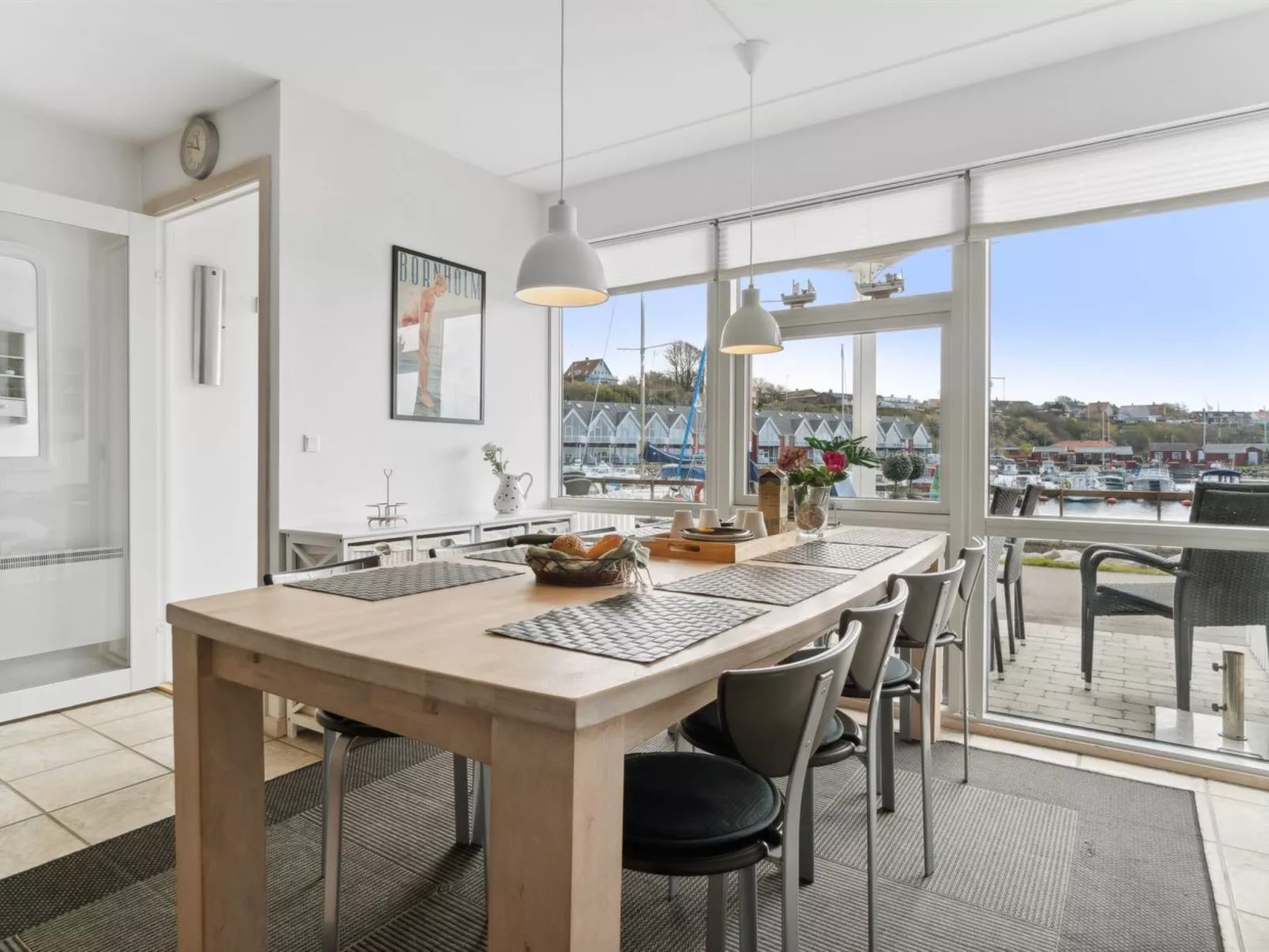 "Fridhild" - 10m from the sea-Binnen