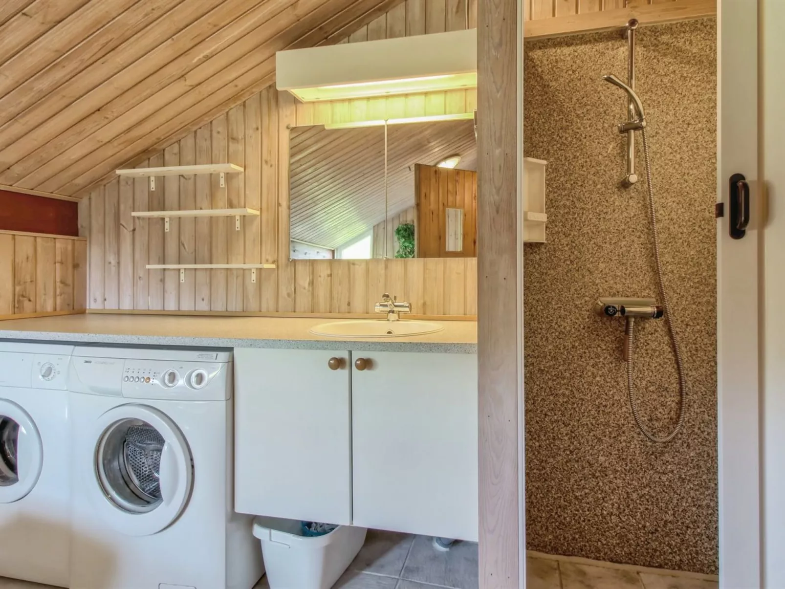 "Menka" - 1.3km from the sea-Binnen