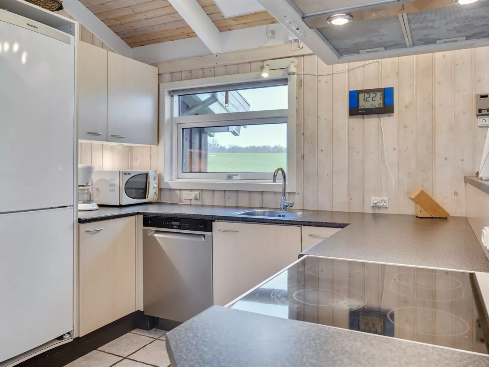 "Rik" - 350m from the sea-Binnen