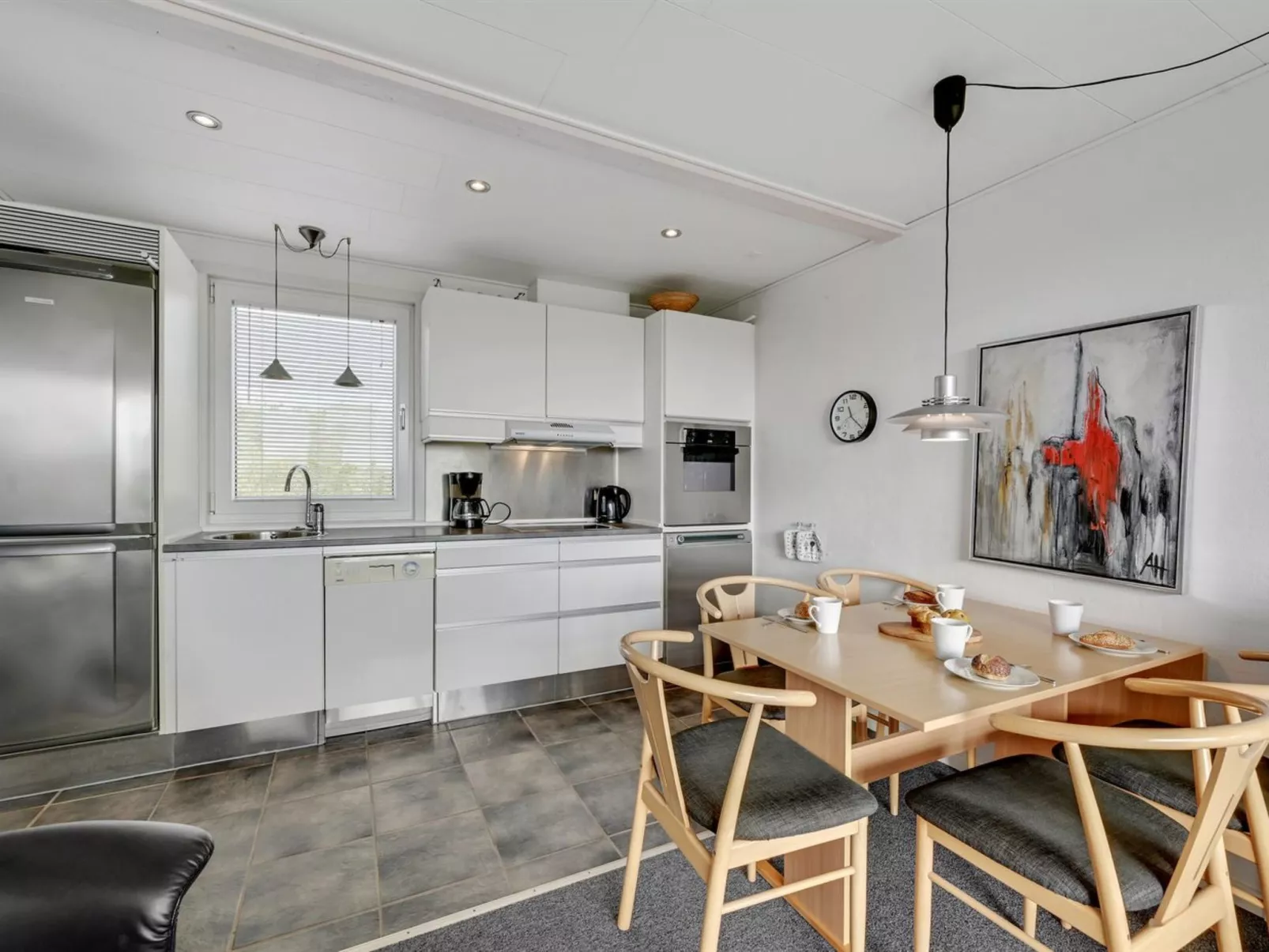 "Elizabeta" - 100m to the fjord-Binnen