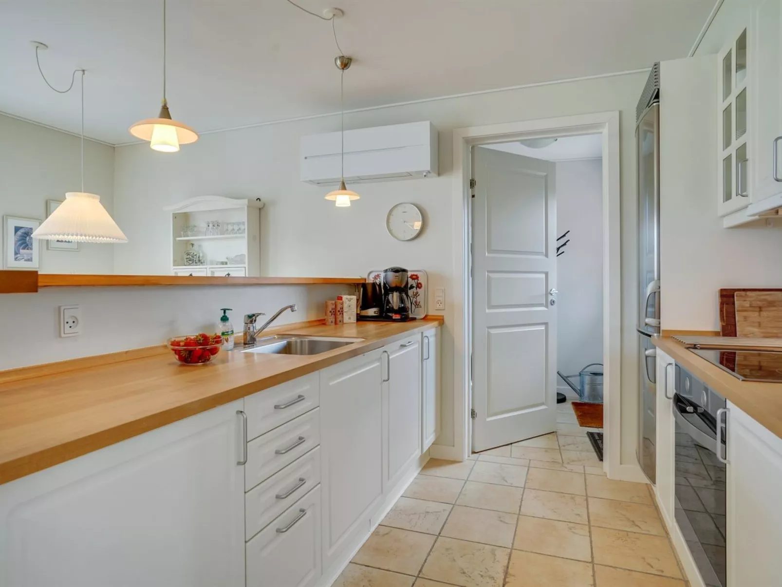 "Eike" - 250m from the sea-Binnen