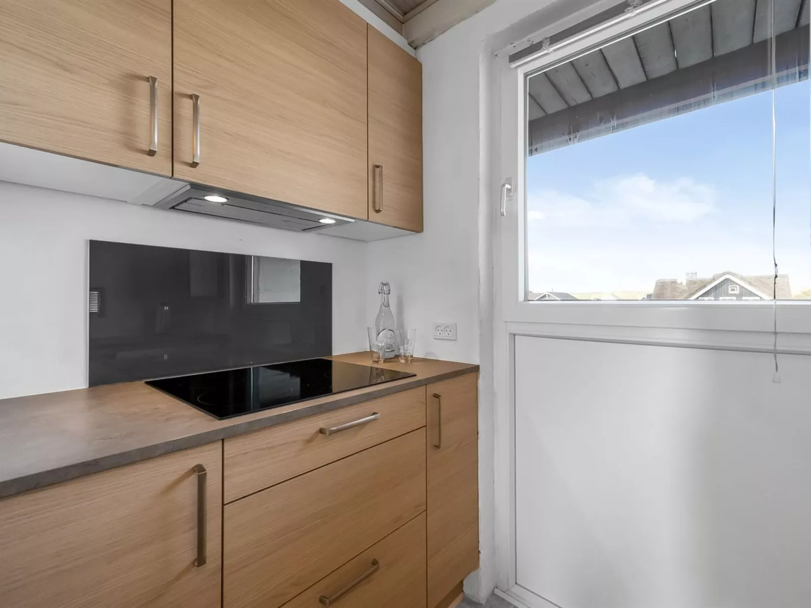 "Iines" - 200m from the sea-Binnen