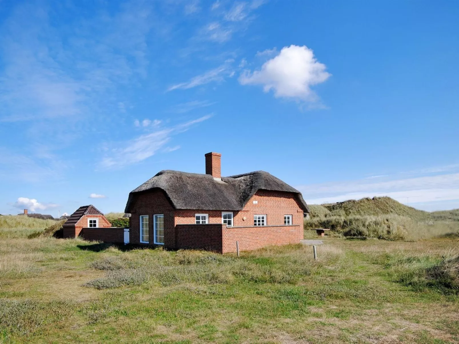 "Karlina" - 100m from the sea-Buiten