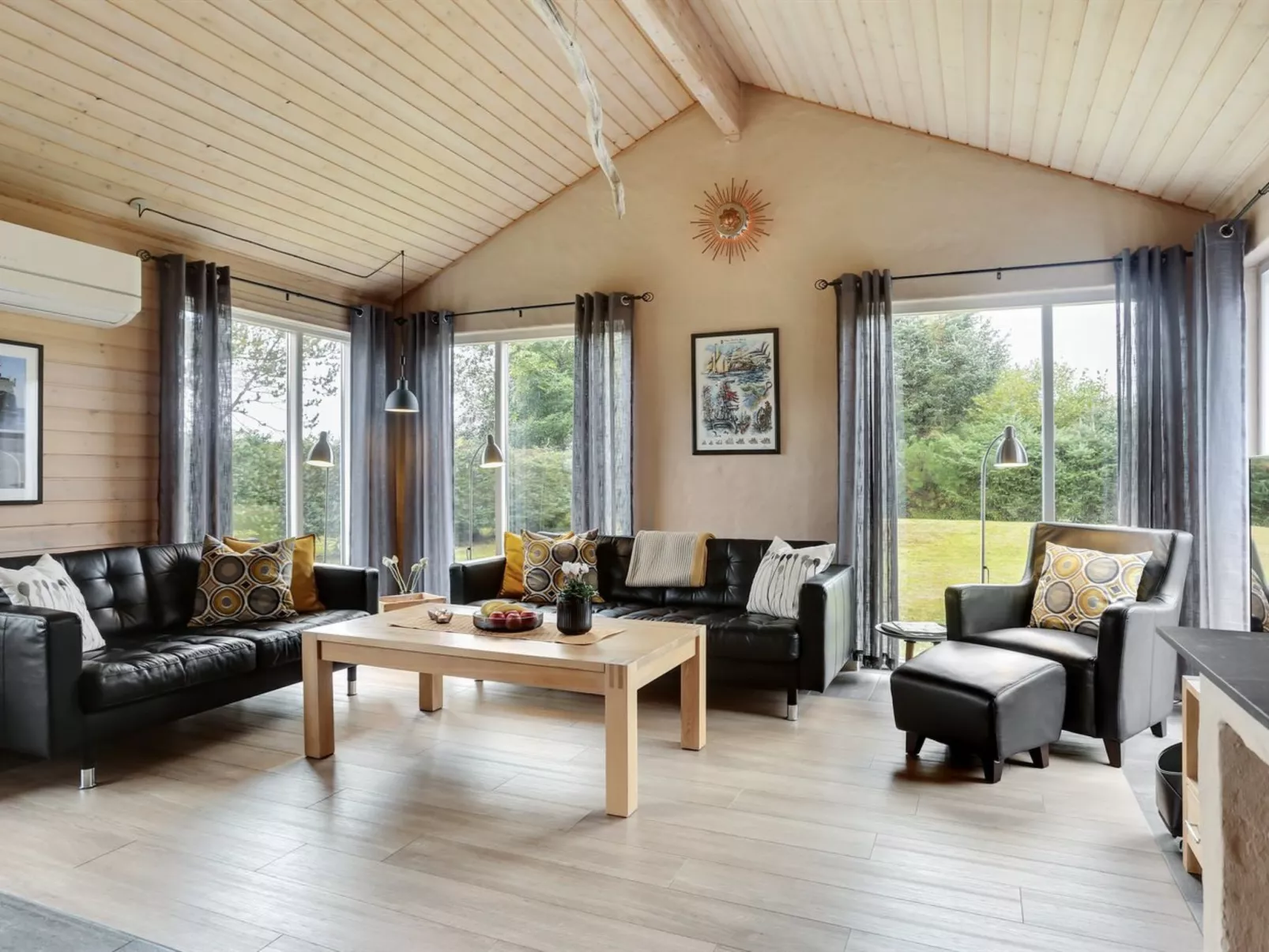 "Danijela" - 1.2km from the sea-Binnen