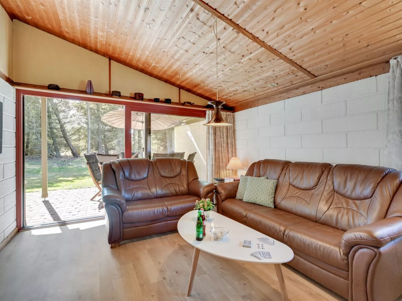 "Agna" - 700m to the fjord-Binnen