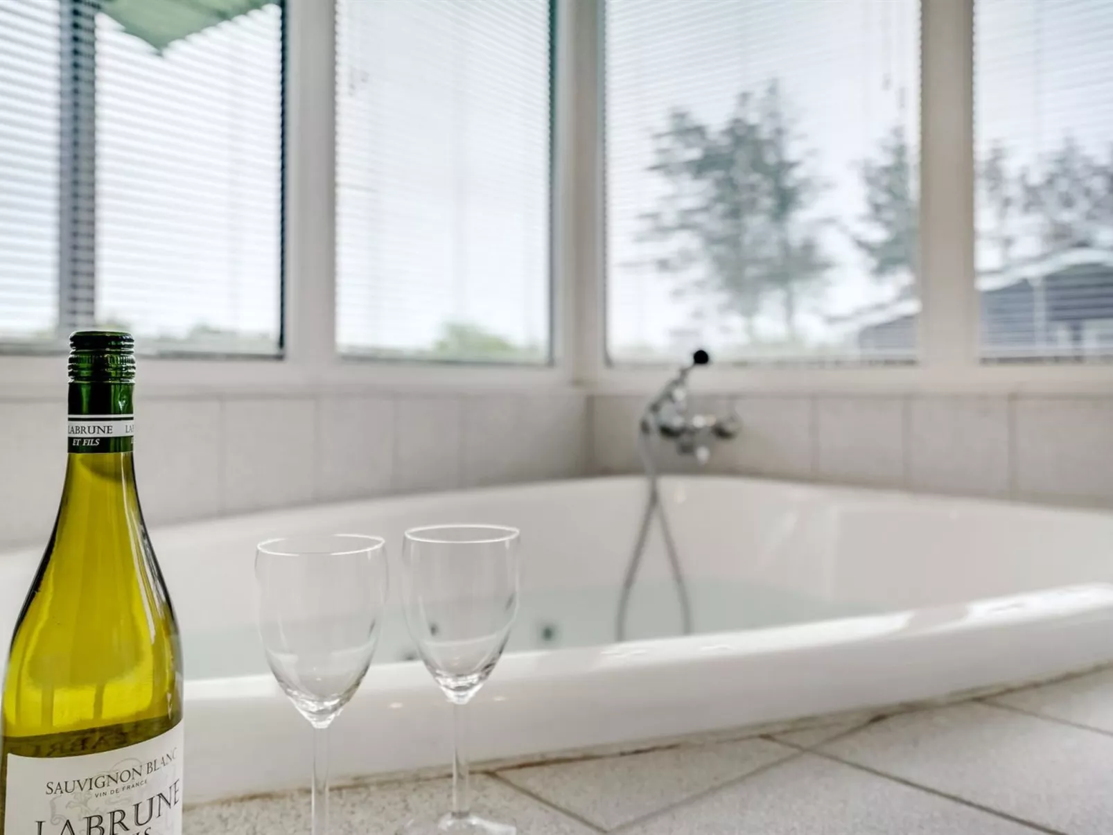 "Dome" - 750m from the sea-Binnen